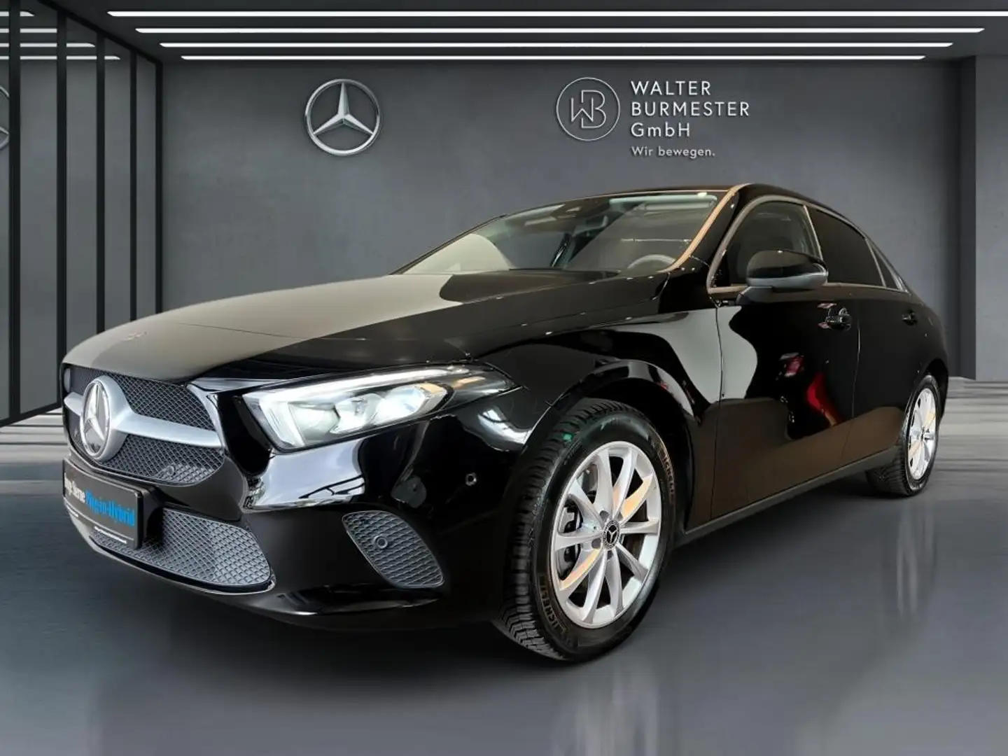 Mercedes-Benz A 250 e +MBUX+PANO+KAMERA+SHZ+AUT+LED+PDC Schwarz - 1