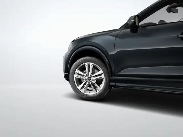 Audi Q2 view 6