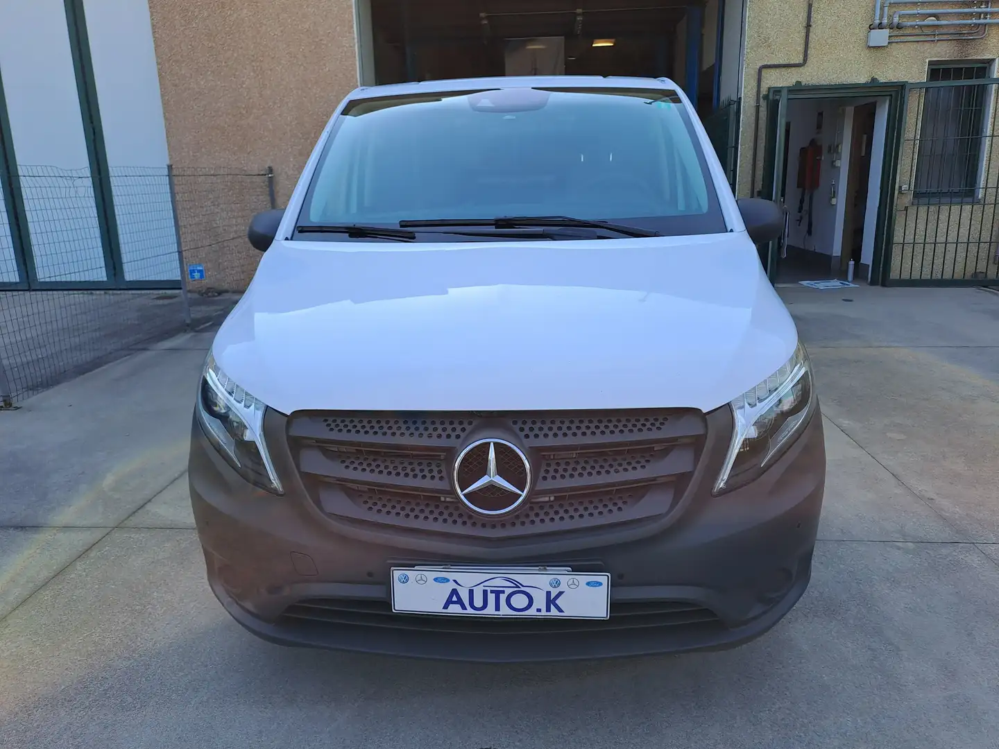 Mercedes-Benz Vito 116 CDI Furgone LONG Blanc - 2