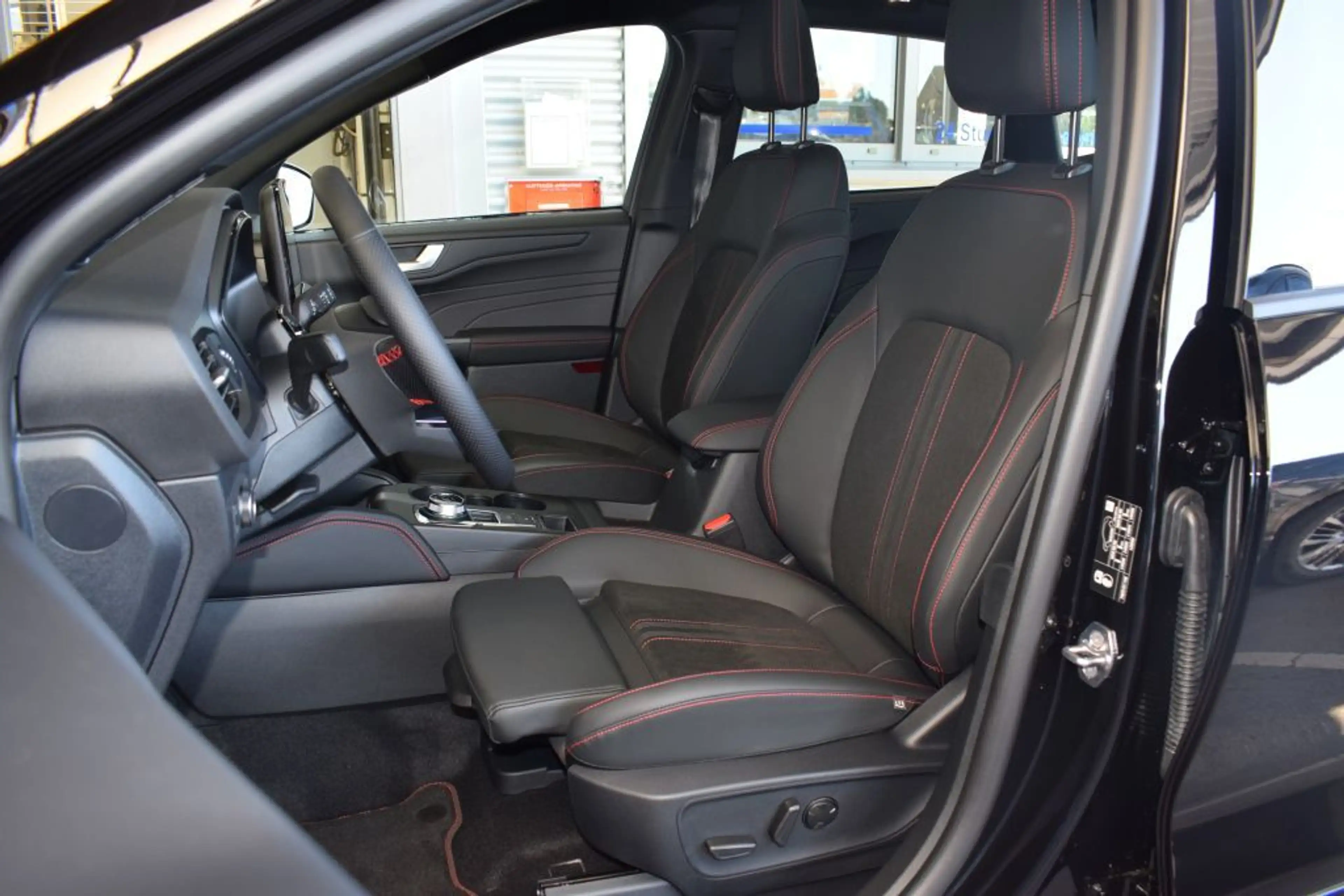 Ford Kuga ST-LINE X 2.5 PHEV, Matrix LED, Panorama — photo 9