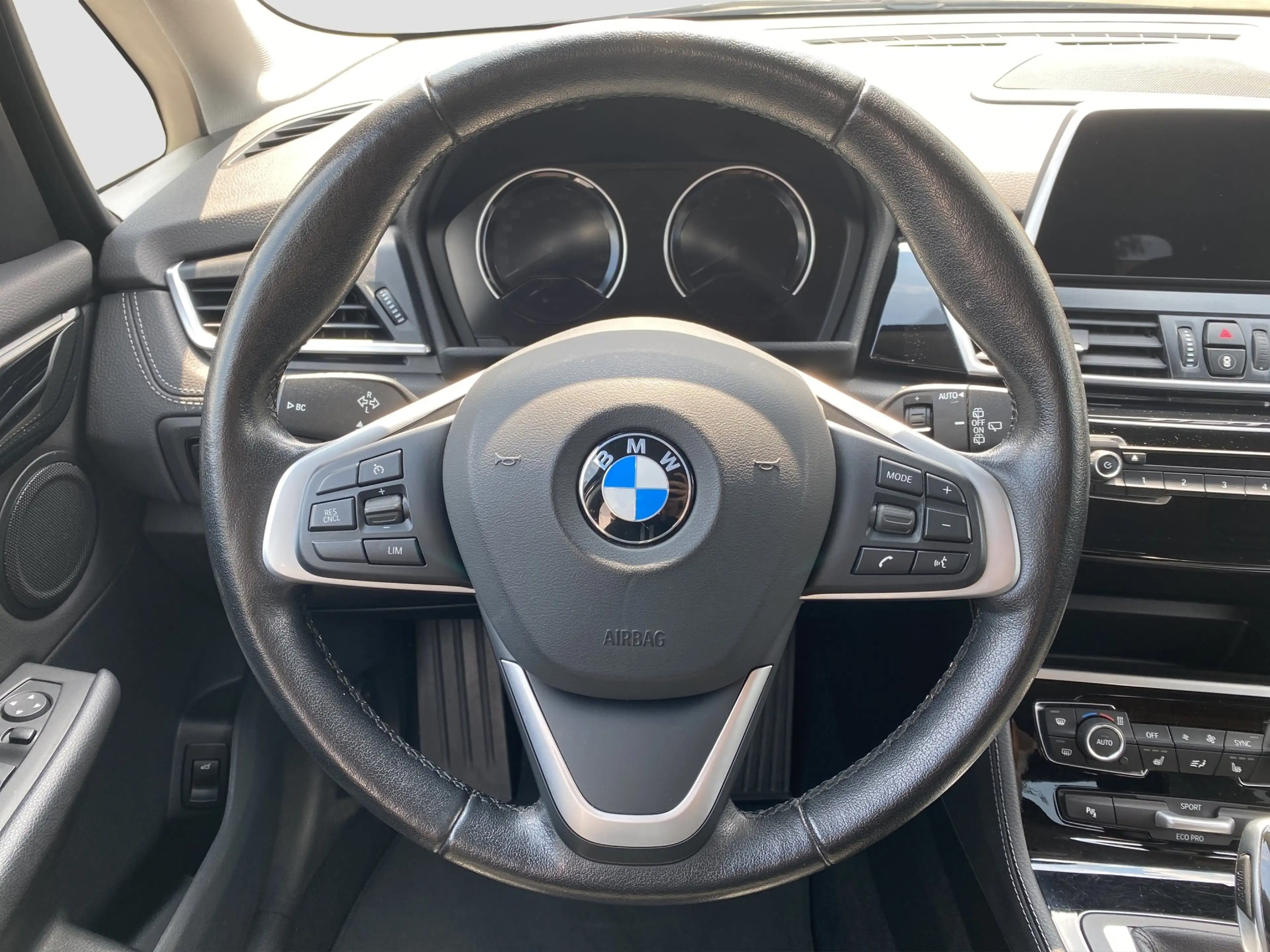 BMW 218 218d xDrive Active Tourer LED AHK HiFi Navi RFK — photo 13