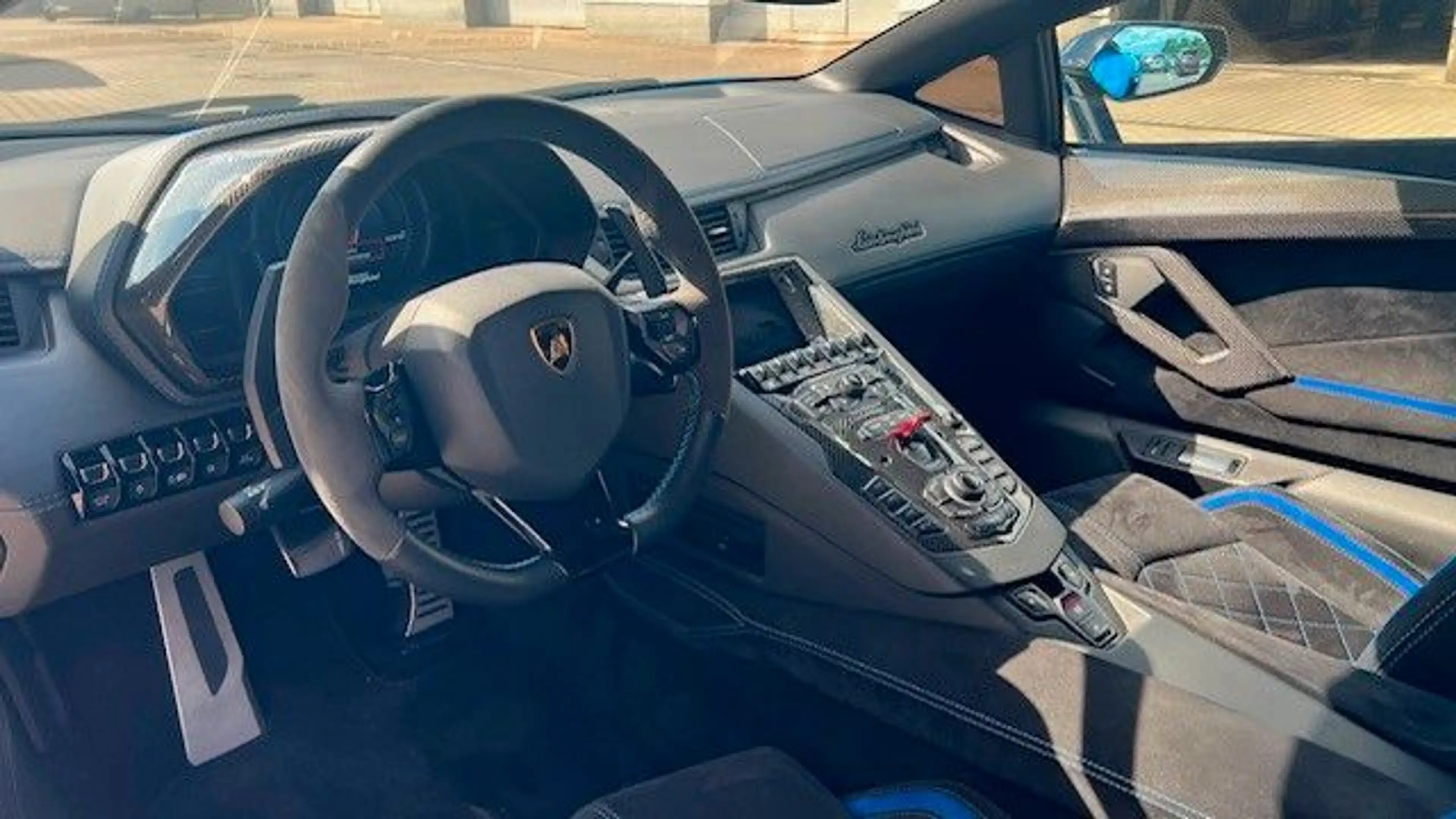 Lamborghini Aventador SCoupé VOLL*Carbon*MIETKAUF — photo 9
