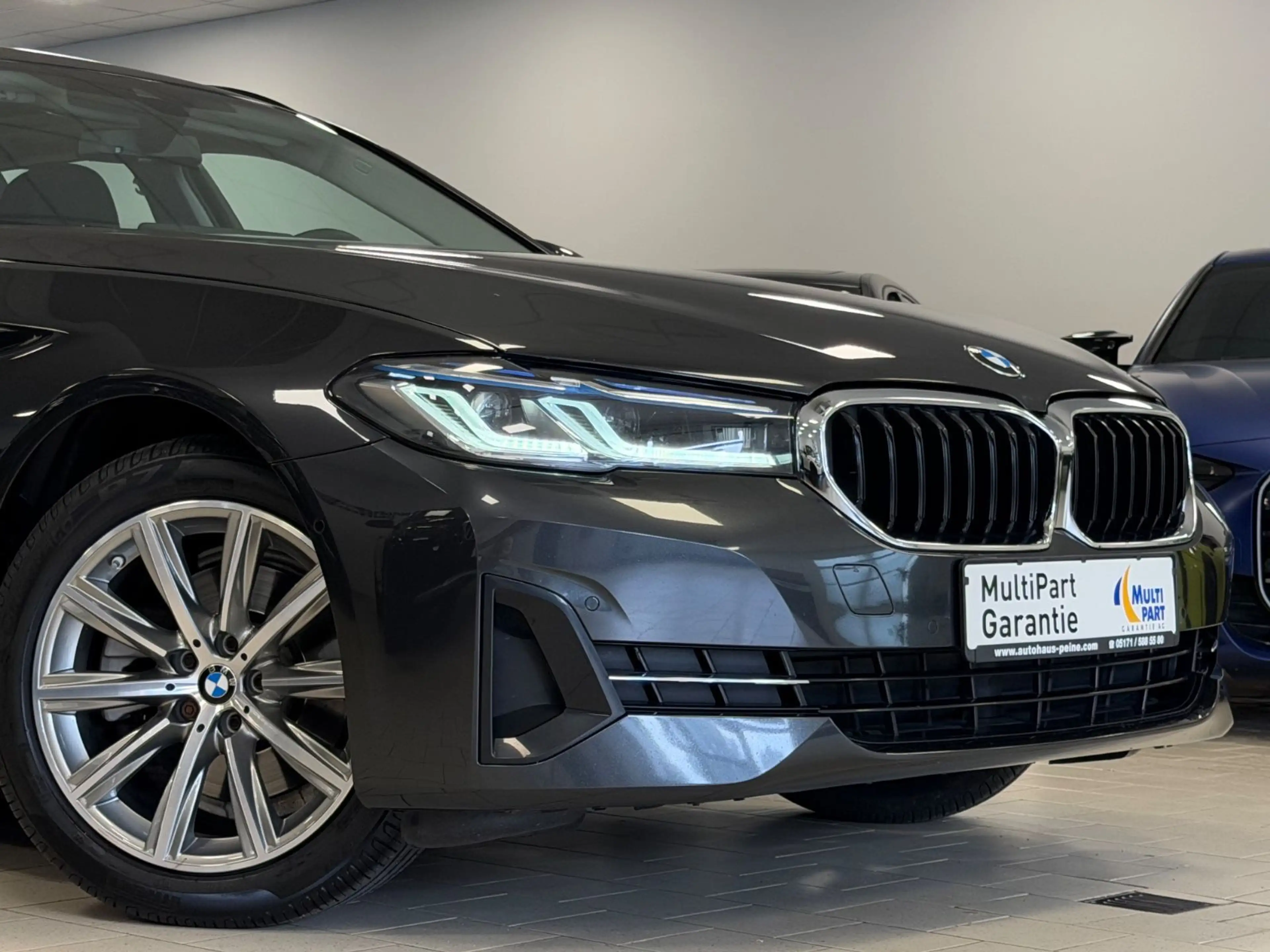 BMW 520 d/Aut/HUD/Laser/Panor/SoftCl/P&DrivAs/KomfStz — photo 4