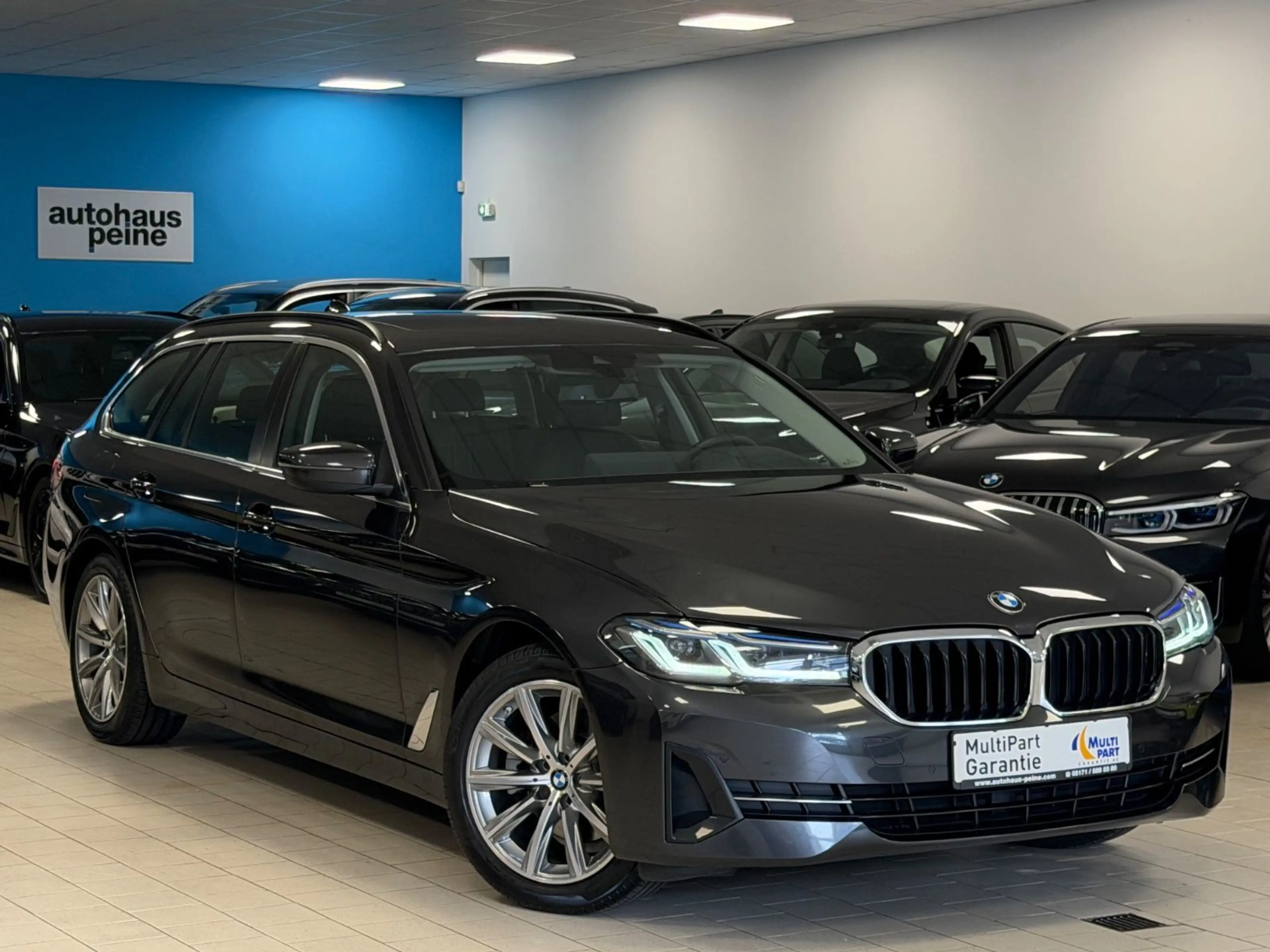 BMW 520 d/Aut/HUD/Laser/Panor/SoftCl/P&DrivAs/KomfStz