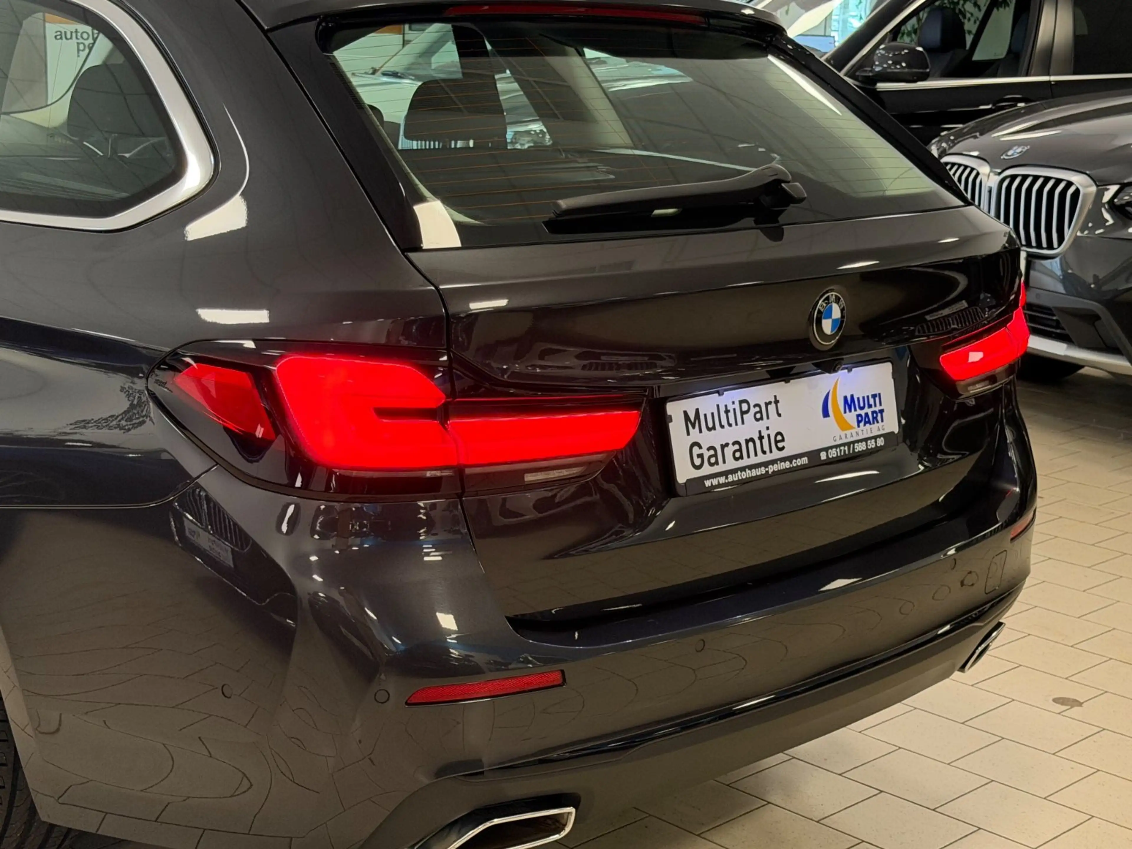 BMW 520 d/Aut/HUD/Laser/Panor/SoftCl/P&DrivAs/KomfStz — photo 10