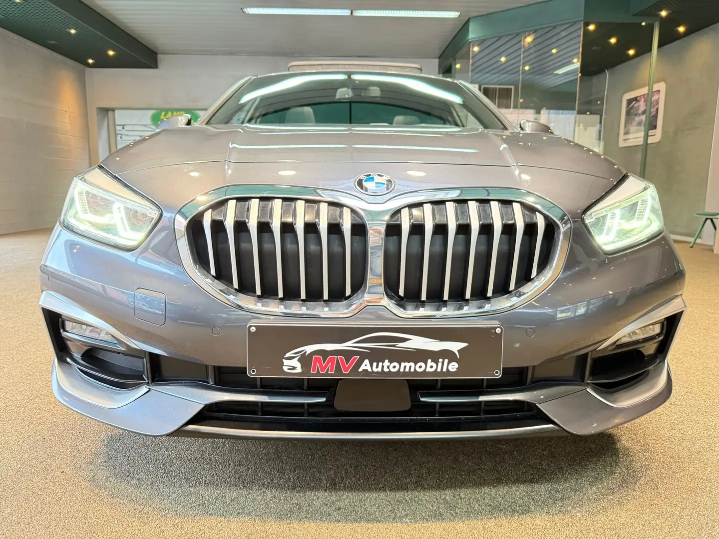 BMW 118 118iA Luxury * Navi * Toit pano * Cuir * Camera Gris - 2