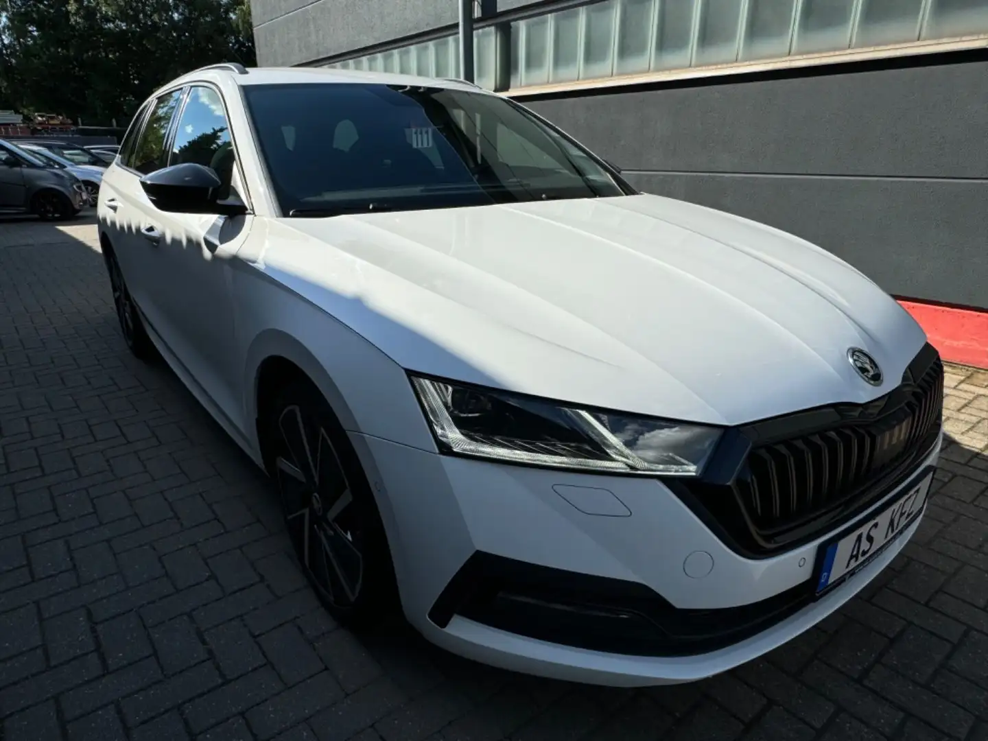 Skoda Octavia Combi First Edition LED NAVI SHZ STANDHE Blanc - 2