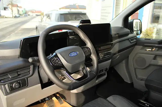 Ford Tourneo Custom Bus 2.5 PHEV 340 L1H1 FWD Titanium Aut. Ansicht 8