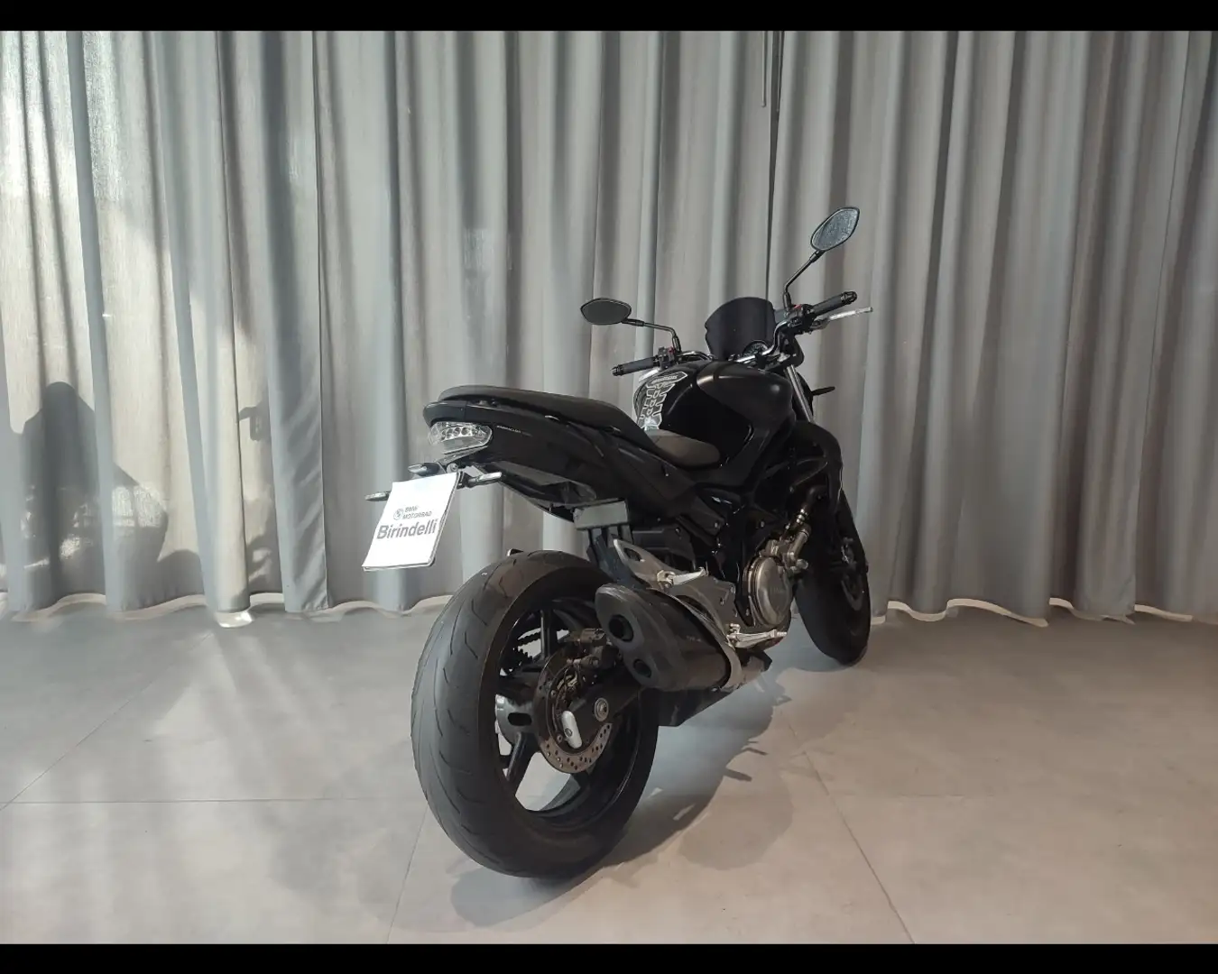 Suzuki Gladius 650 ABS Чёрный - 2