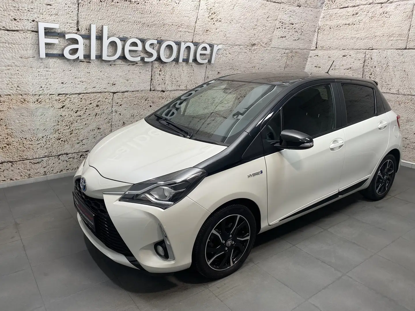 Toyota Yaris 1,5 VVT-I Hybrid Style Wit - 1