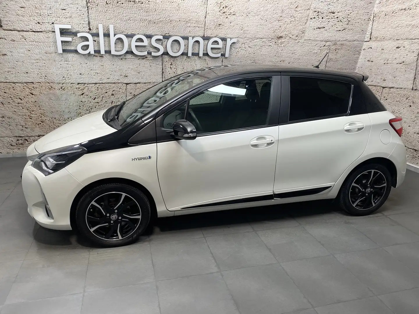 Toyota Yaris 1,5 VVT-I Hybrid Style Wit - 2