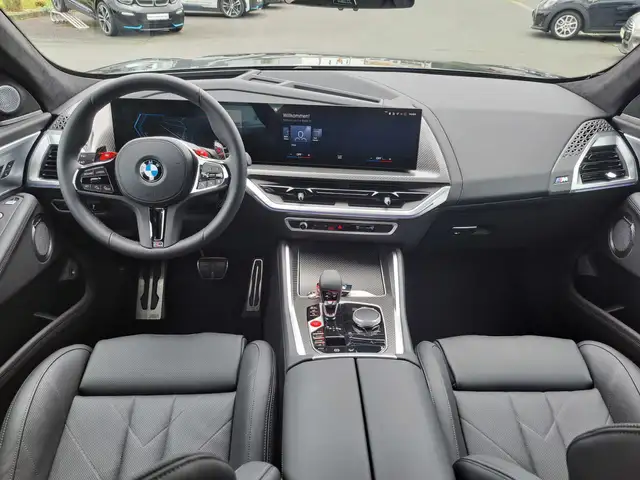BMW XM view 14