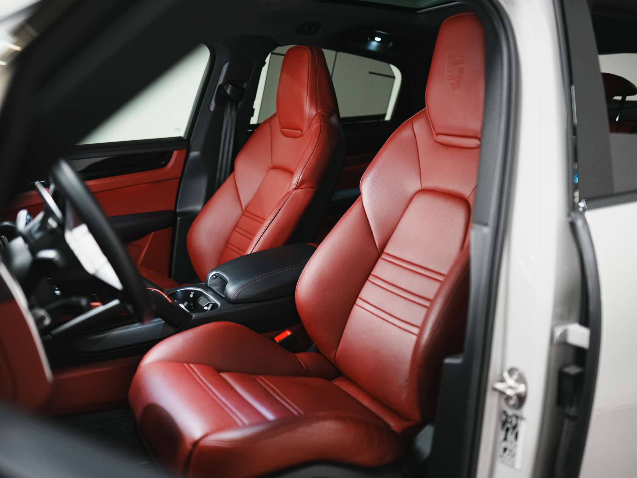 used 2022 Porsche Cayenne car, priced at $59,900