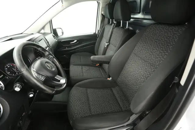 Mercedes-Benz Vito view 9
