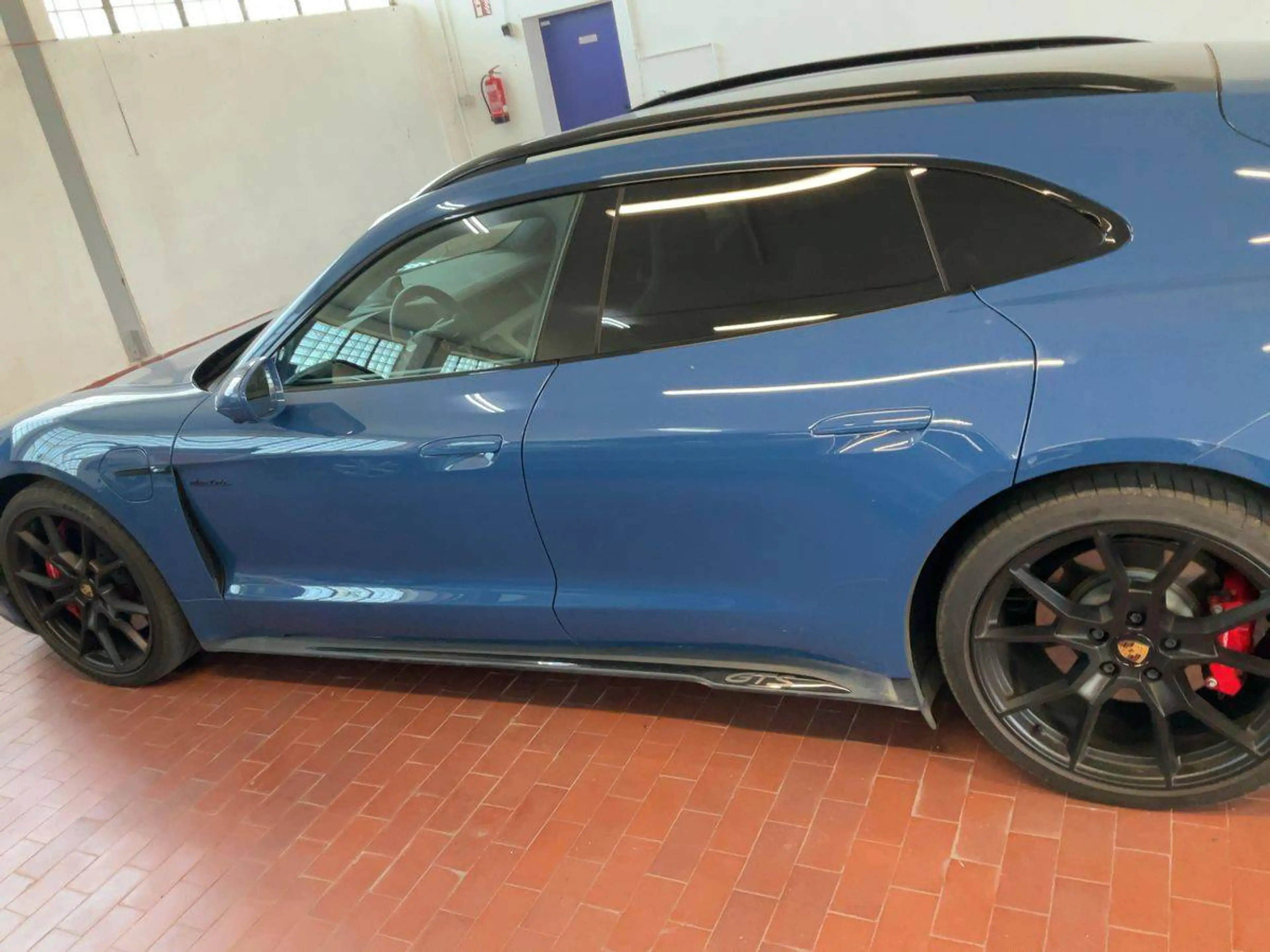 Porsche Taycan GTS — photo 4