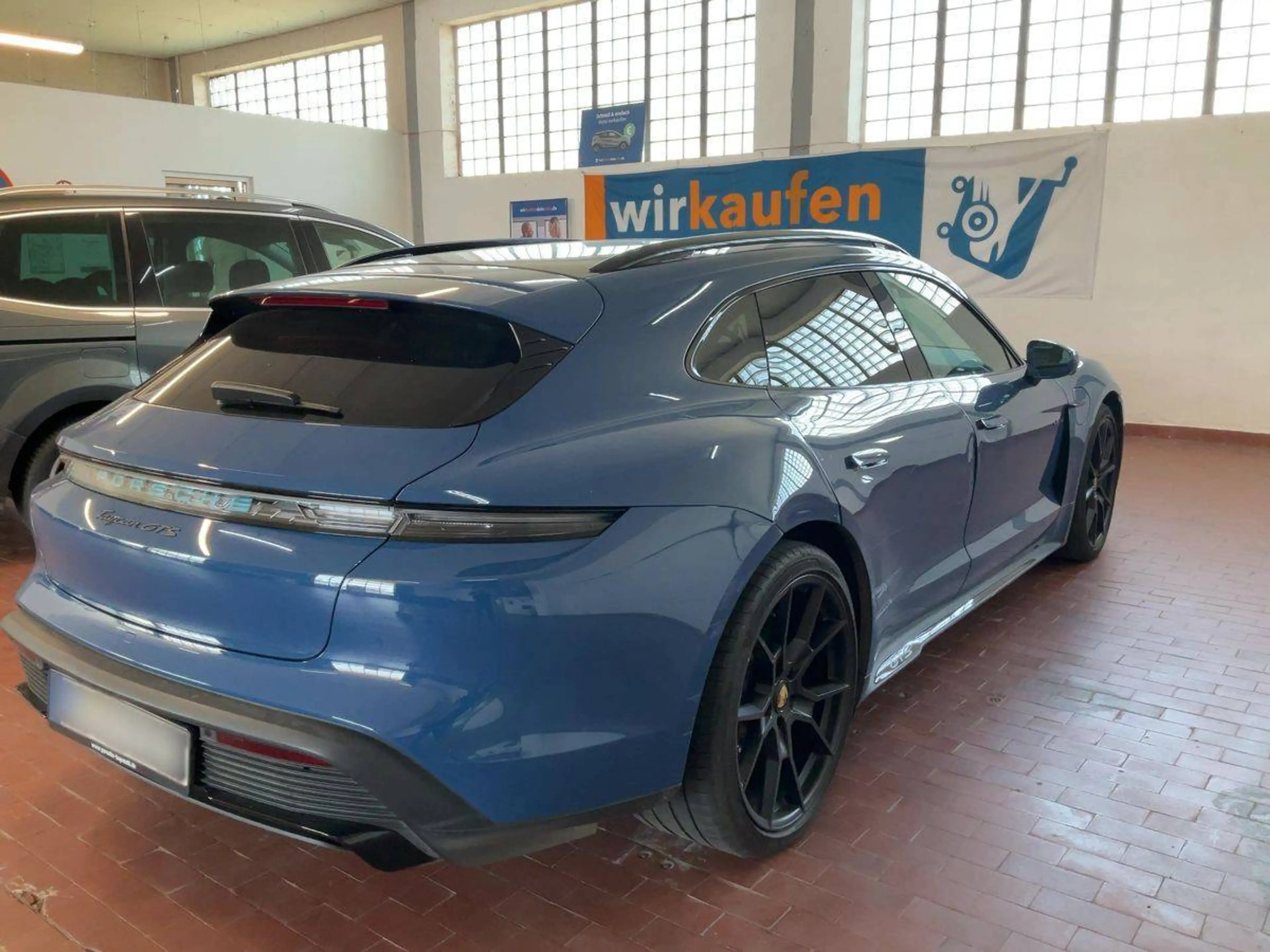 Porsche Taycan GTS — photo 14