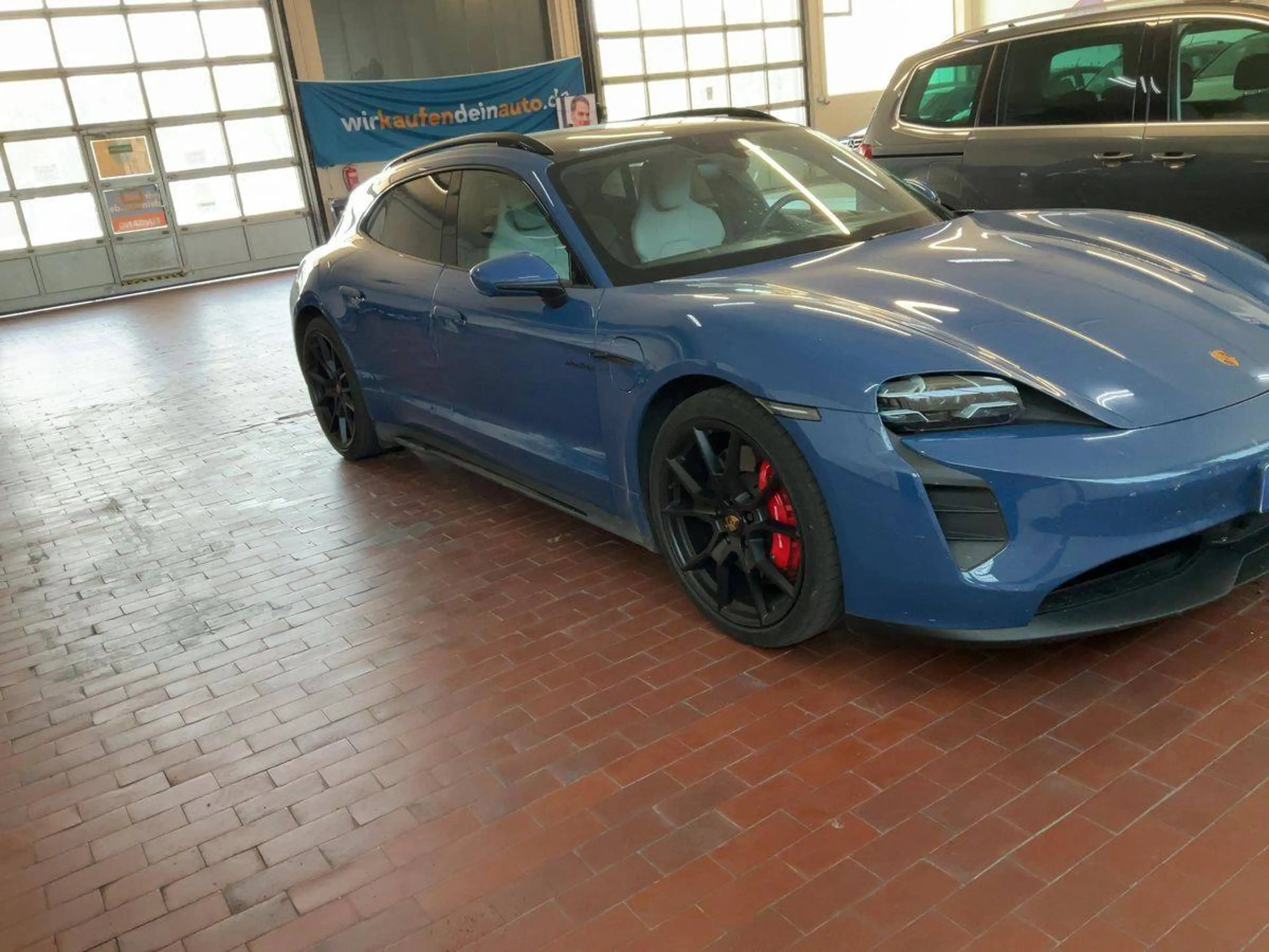 Porsche Taycan GTS — photo 12