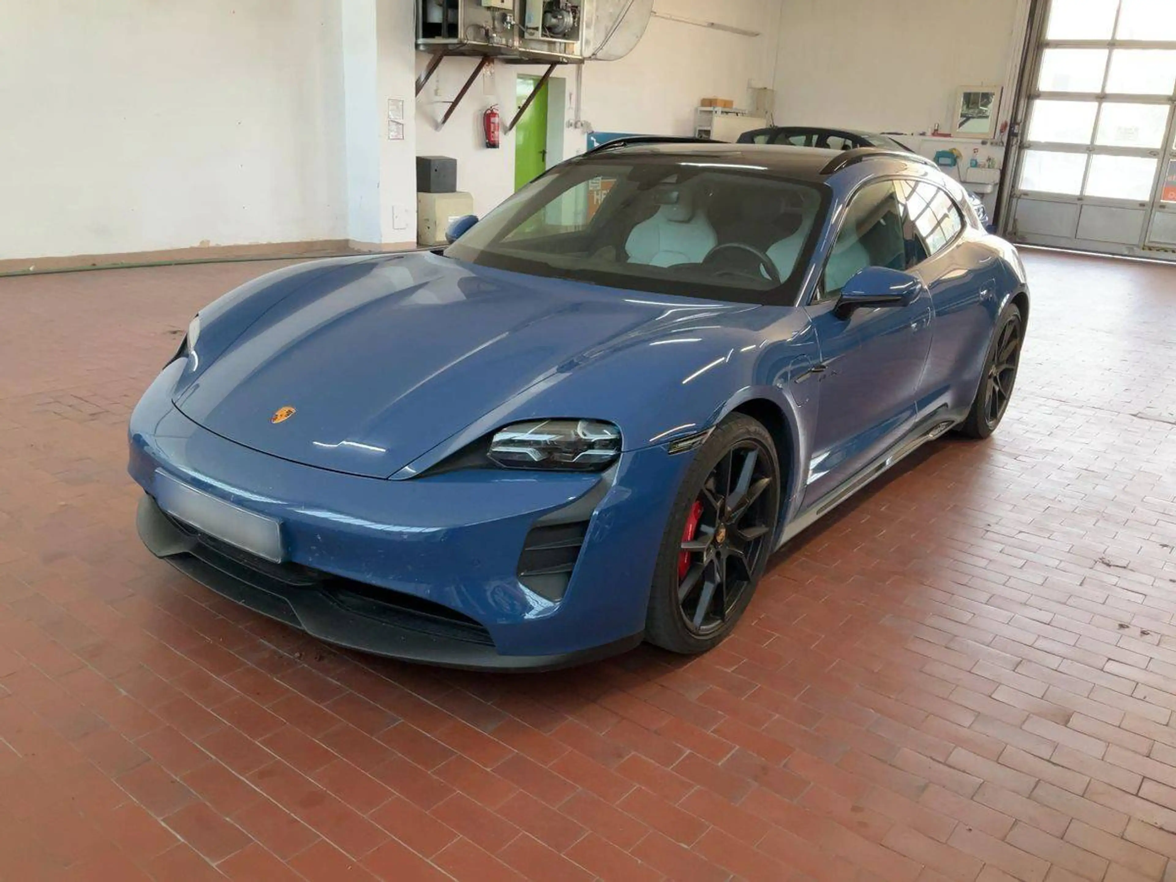 Porsche Taycan GTS