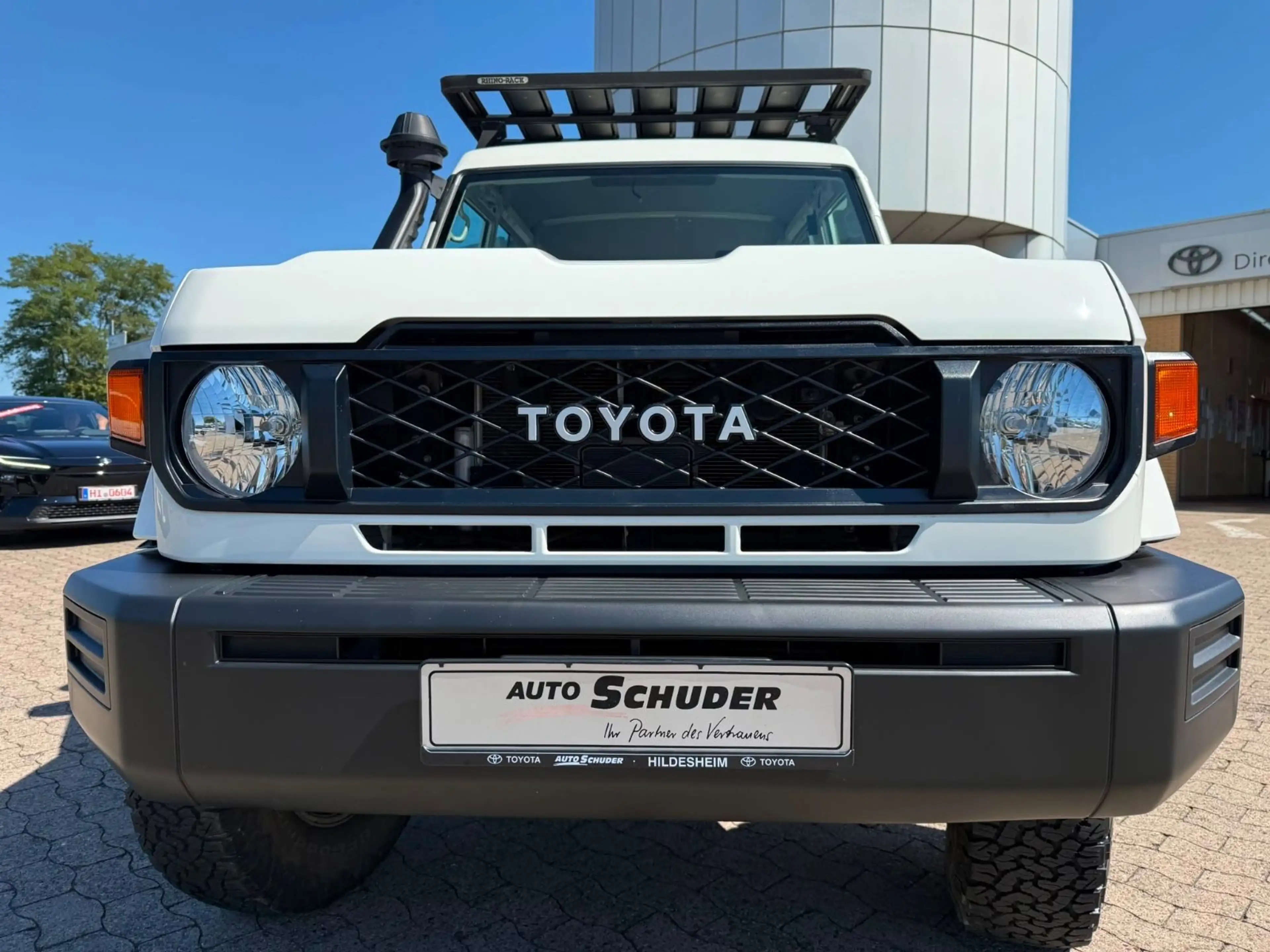 Toyota Land Cruiser GRJ78 Buschtaxi — photo 3