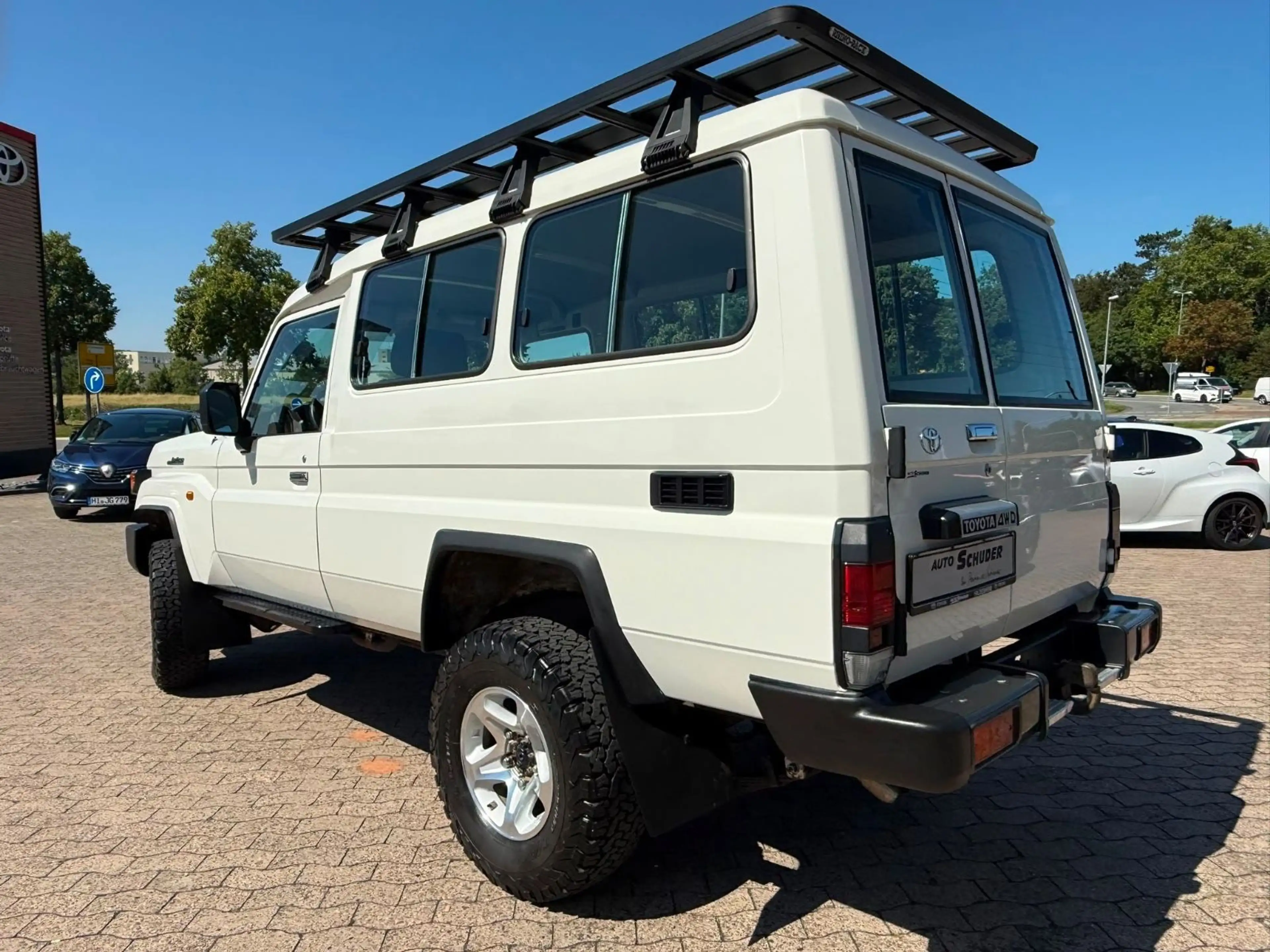 Toyota Land Cruiser GRJ78 Buschtaxi — photo 2