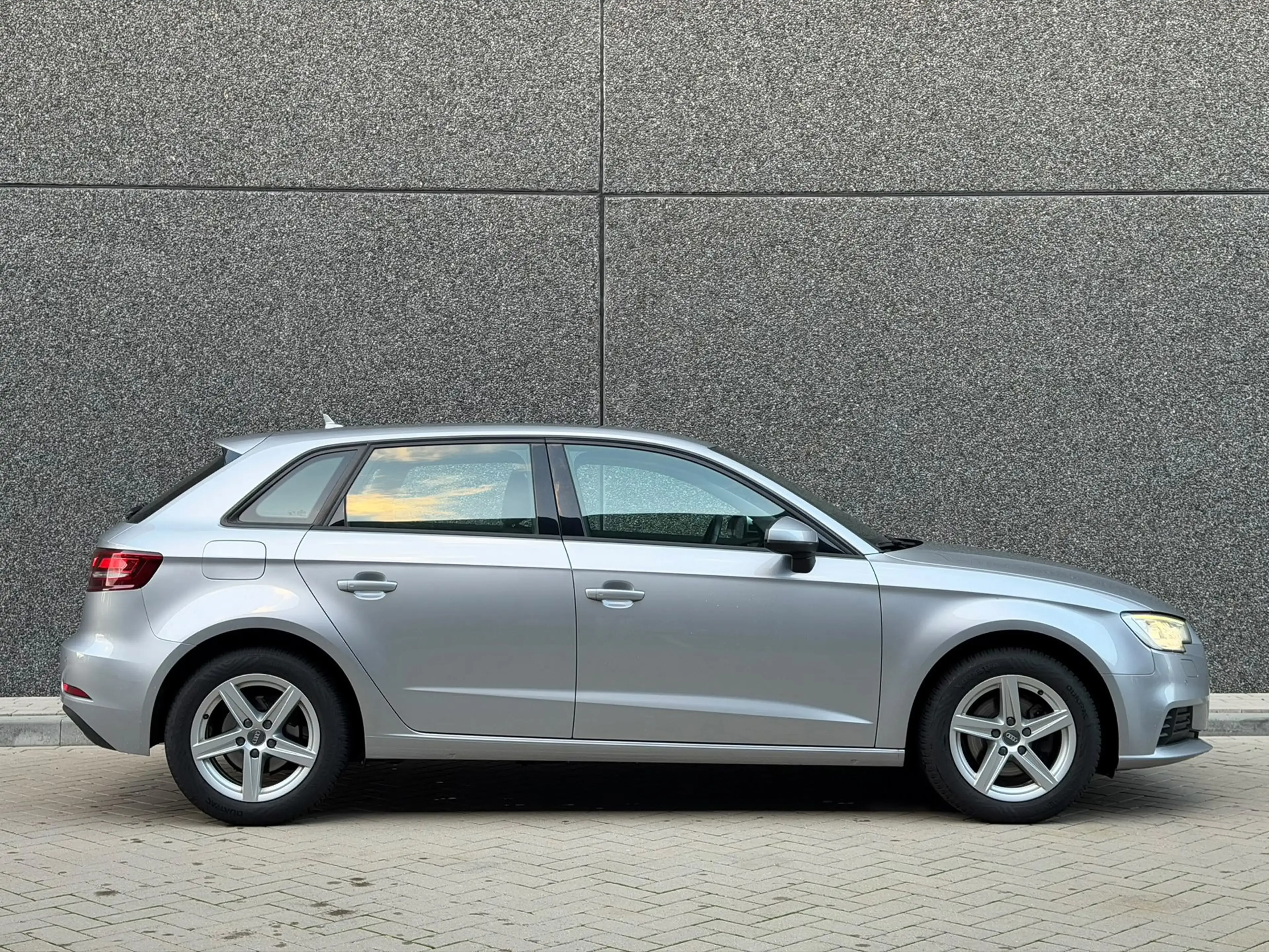 Audi A3 Sportback 1.0 TFSI Pro Line (CAMERA, PARKEERSENSOR — photo 2