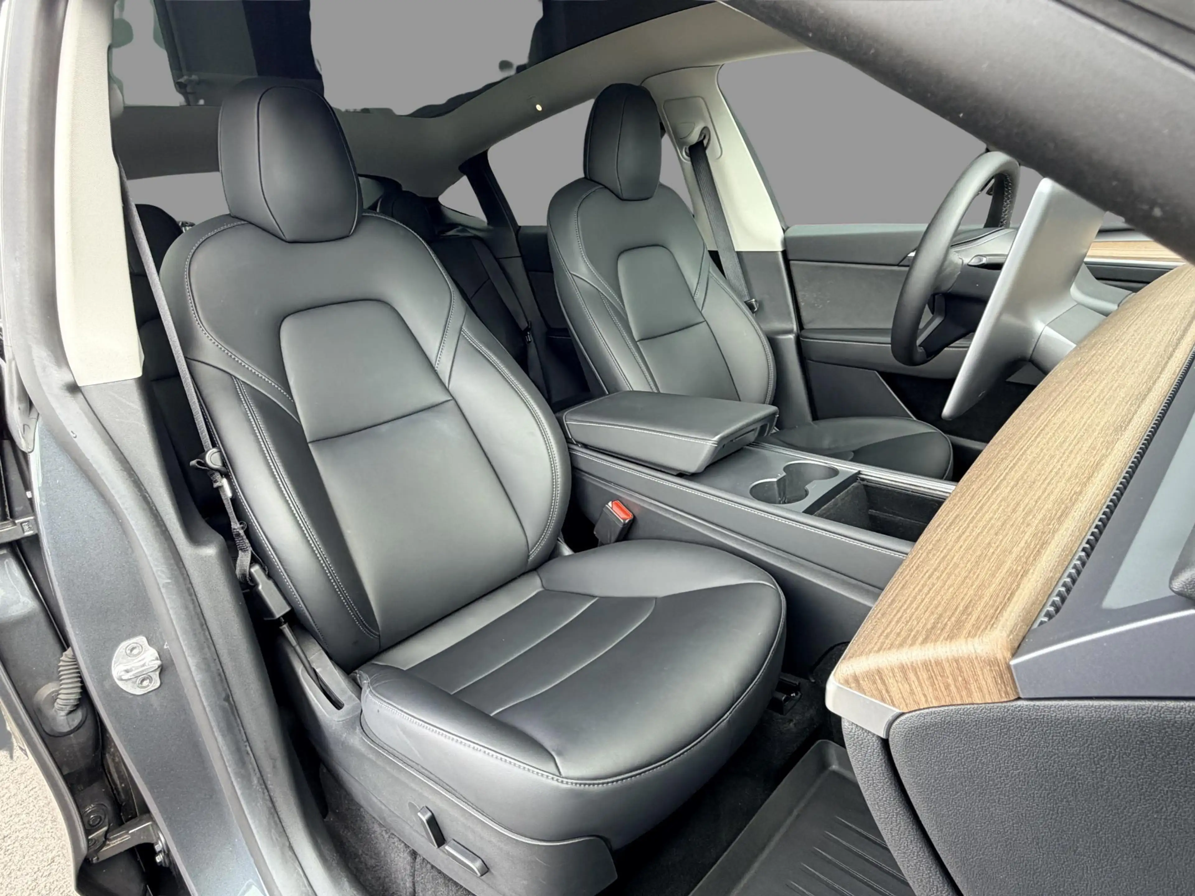 Tesla Model Y Long Range AWD 75 kWh SOH 92,7% | Autopilot | 20'' — photo 23