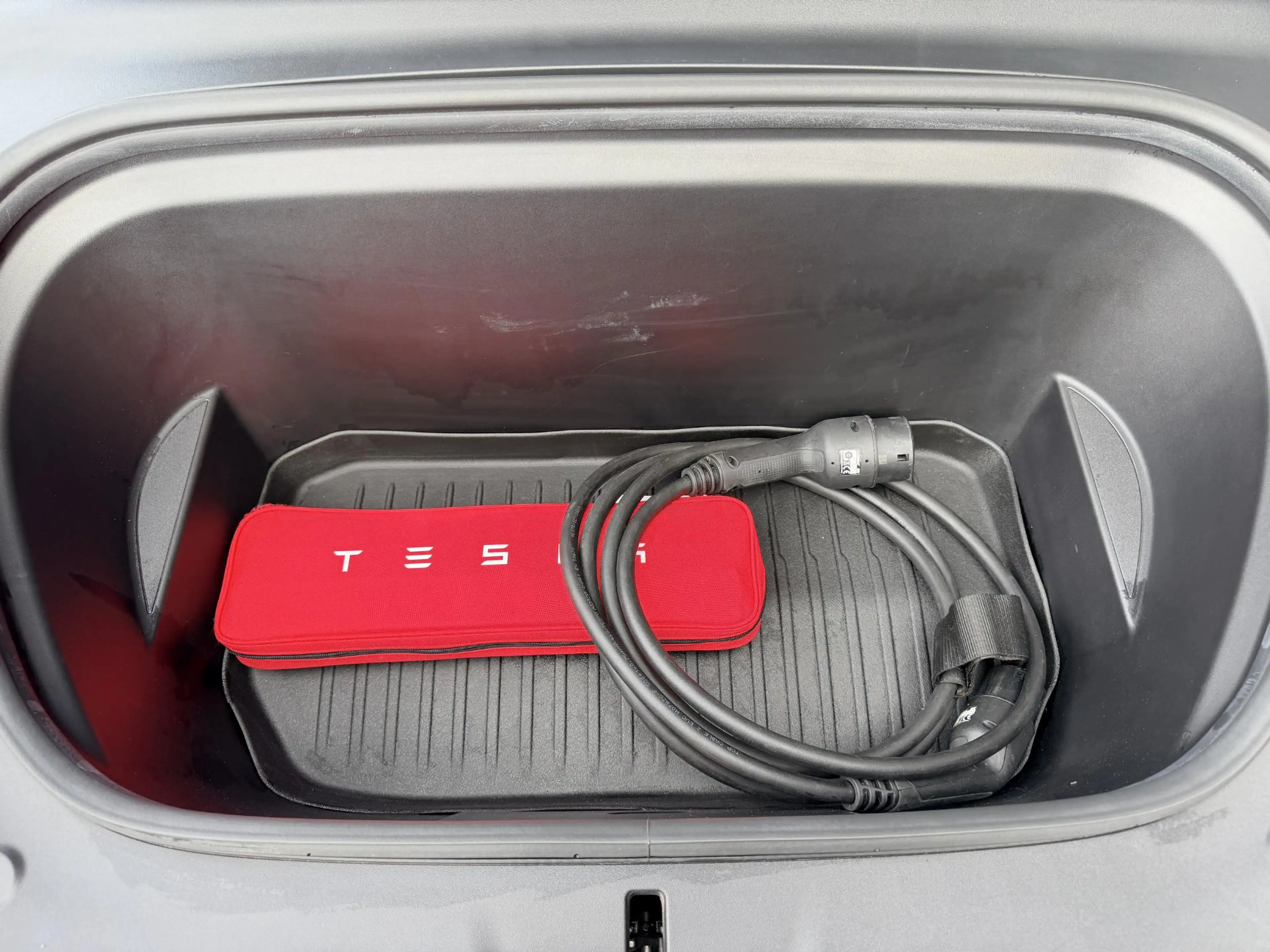 Tesla Model Y Long Range AWD 75 kWh SOH 92,7% | Autopilot | 20'' — photo 20