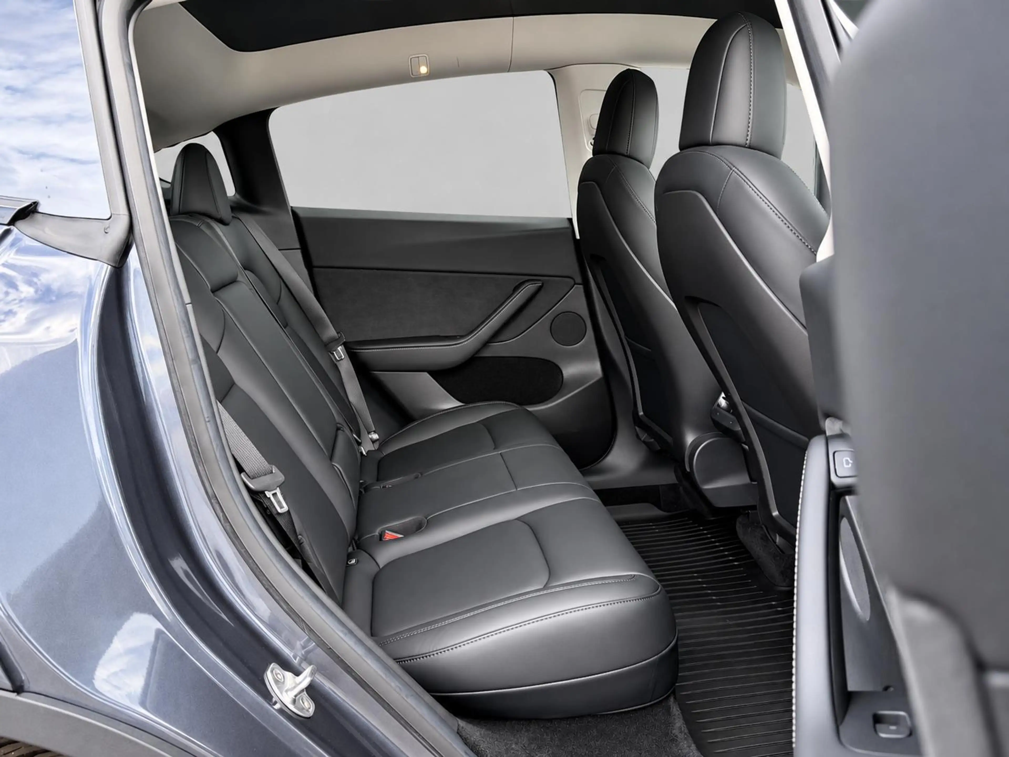 Tesla Model Y Long Range AWD 75 kWh SOH 92,7% | Autopilot | 20'' — photo 7