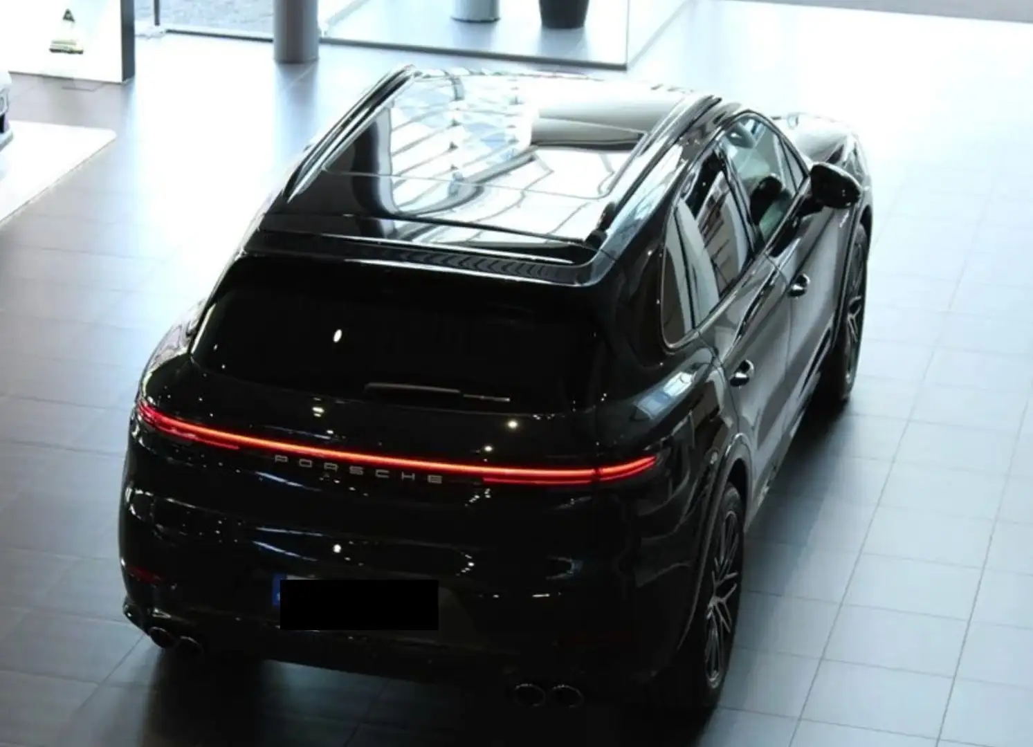 Porsche Cayenne E-Hybrid Schwarz - 2