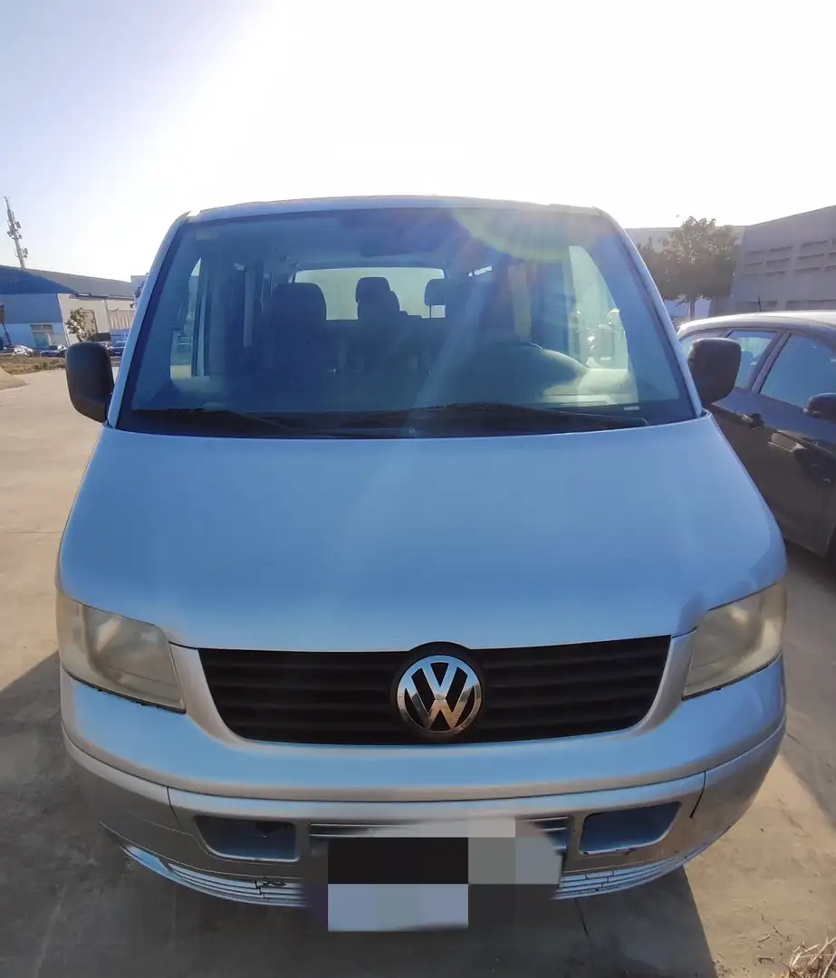 Volkswagen T5 Transporter Shuttel Plateado - 1