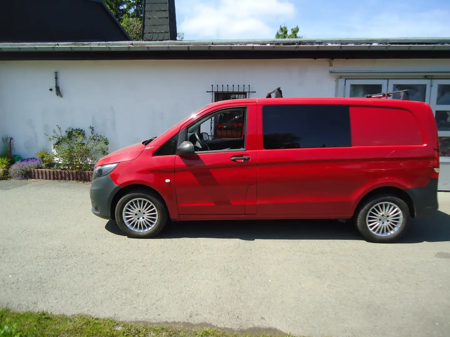 Mercedes-Benz Vito 116 CDI (BlueTEC) 4MATIC Lang Aut. Rouge - 2