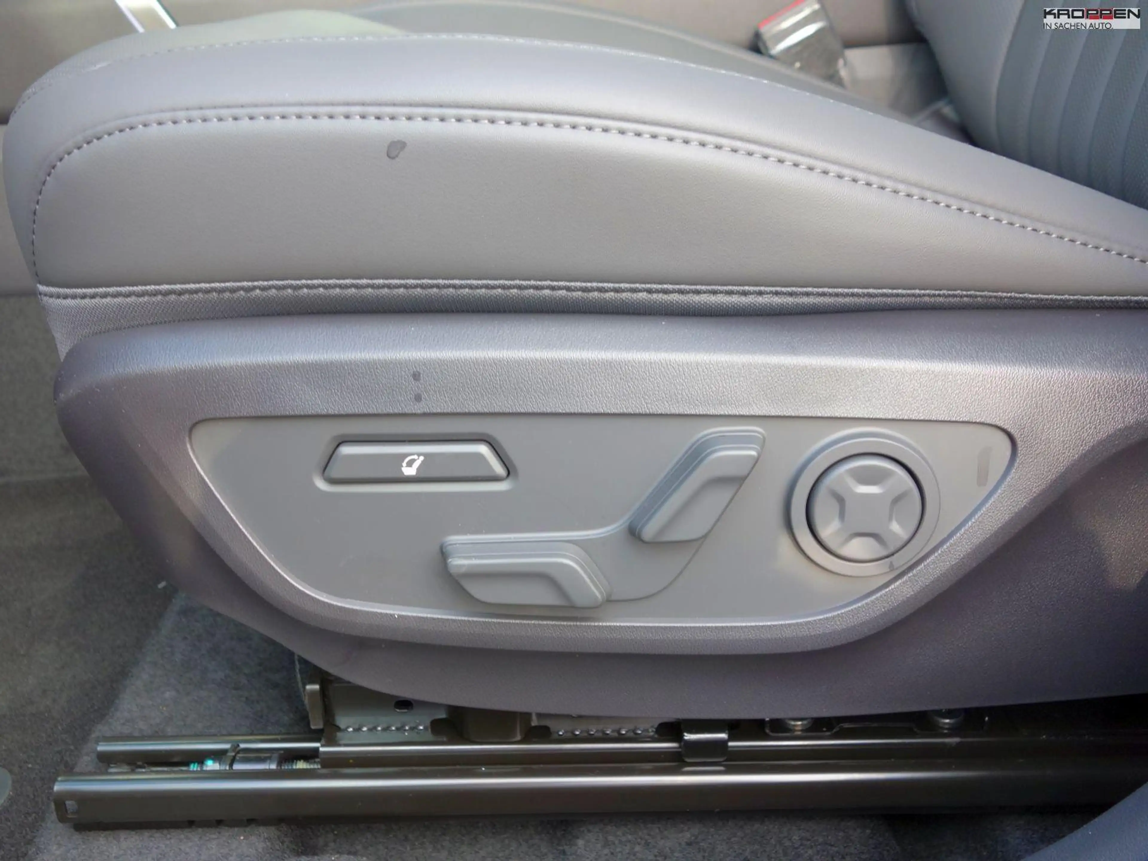 Kia Seltos X-Line Pan.-Glasdach — photo 14