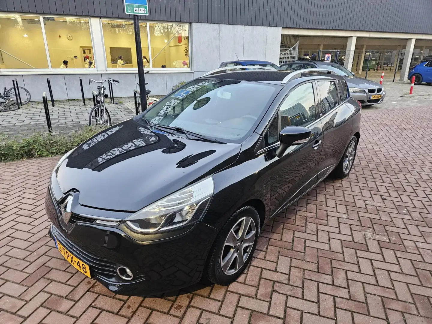Renault Clio Estate 0.9 TCe Night&Day PDC Airco Zwart - 1