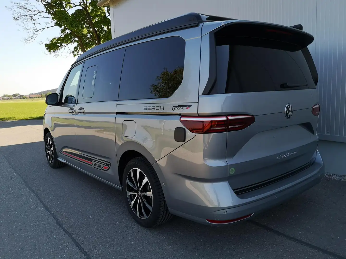 Volkswagen T7 California T7 2.0TDI DSG California Beach Camper Sport Editio Srebrny - 2