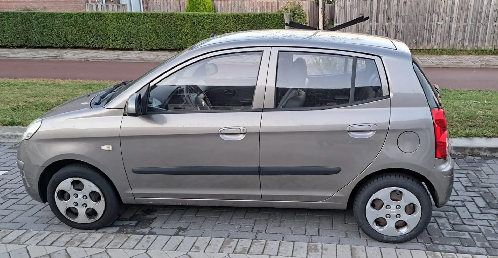 Kia Picanto 1.0 X-pect Gri - 2