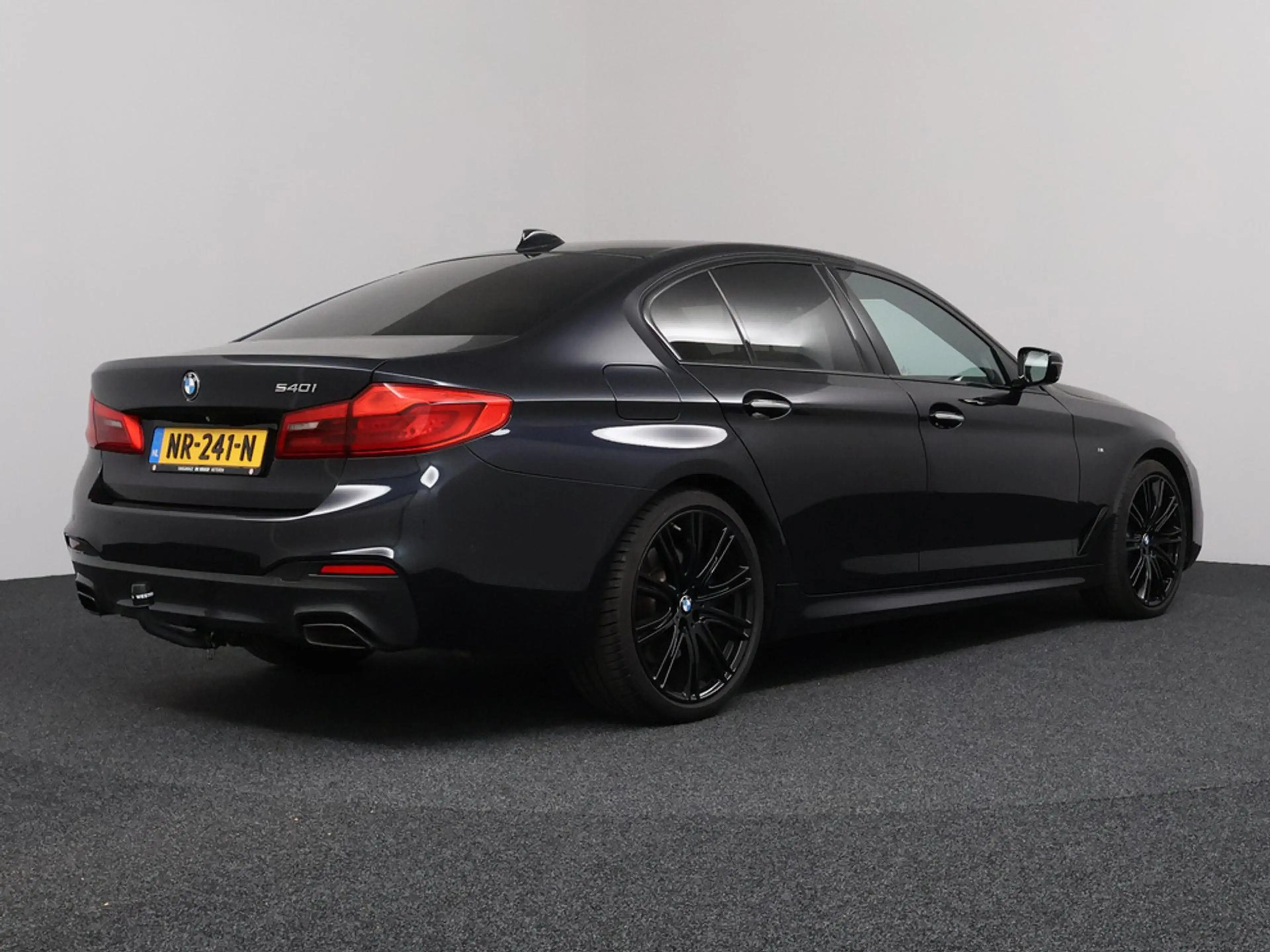 BMW 540 5-serie 540i High Executive M-Pakket | Kleppensyst — photo 2