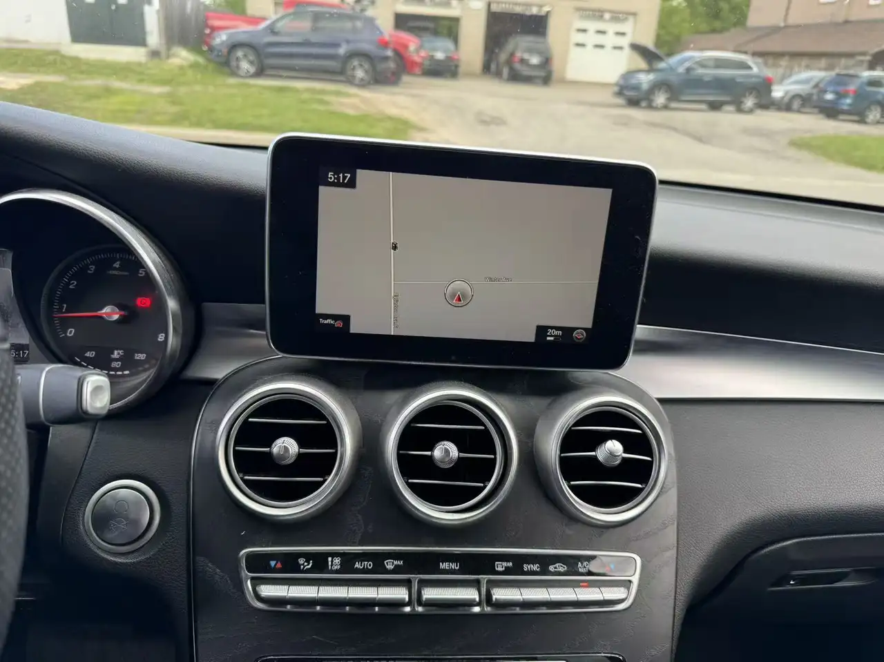 Mercedes-Benz GLC снимка Mercedes-Benz GLC