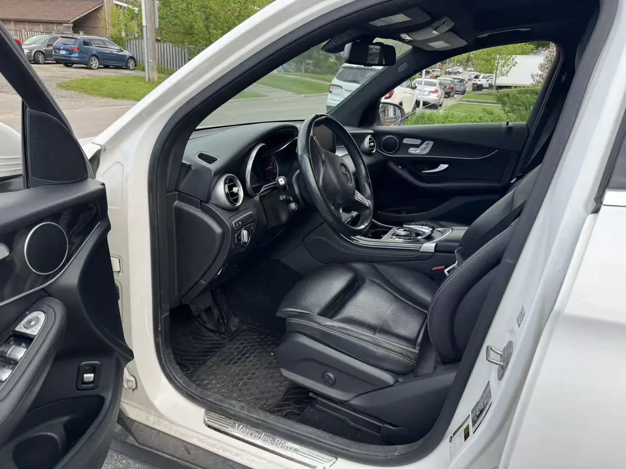 Mercedes-Benz GLC снимка Mercedes-Benz GLC