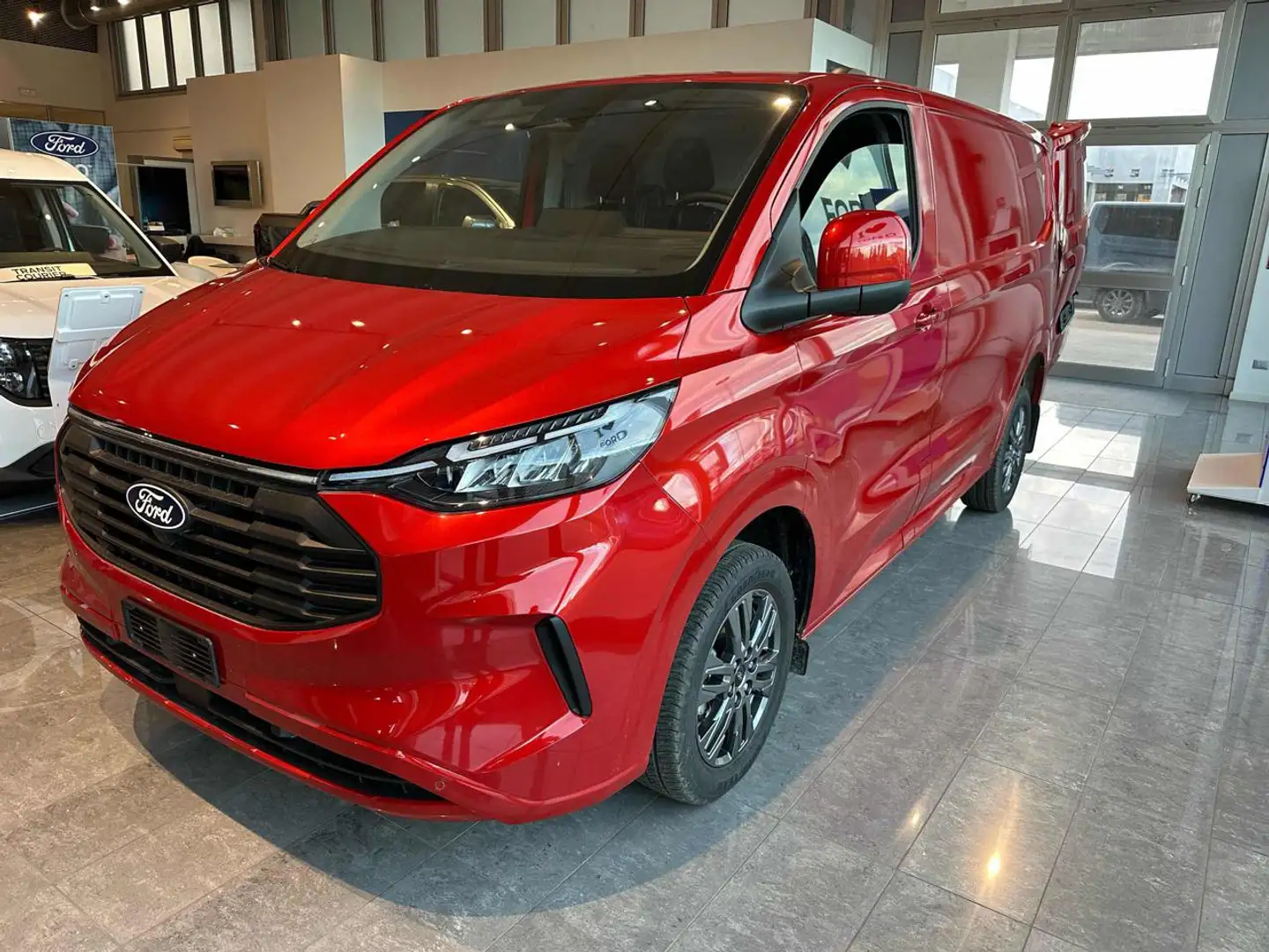 Ford Transit Custom 2.0 EcoBlue 136CV aut. AWD PC Tit. Rosso - 2
