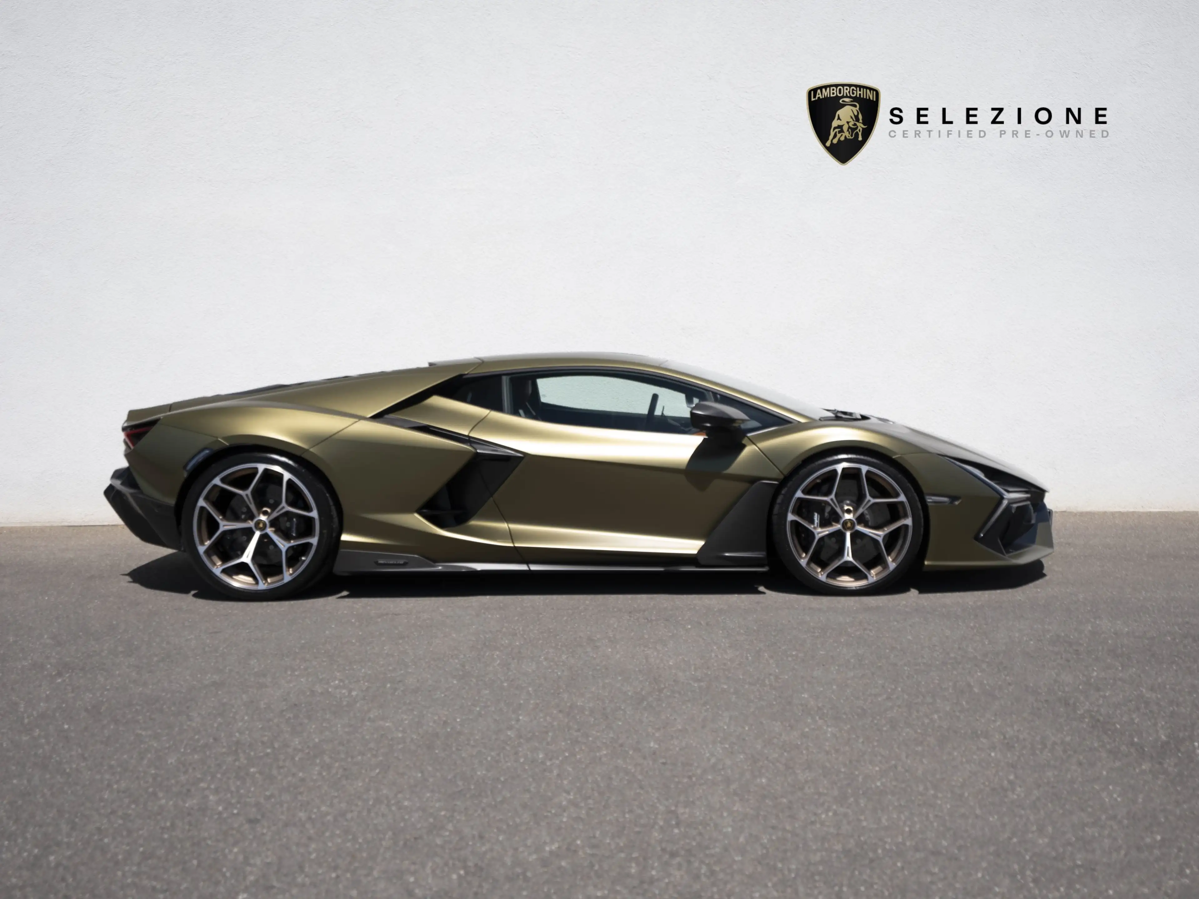 Lamborghini Revuelto V12| Matt Carbon Paket | Sonus Faber | Bronze Whee — photo 2