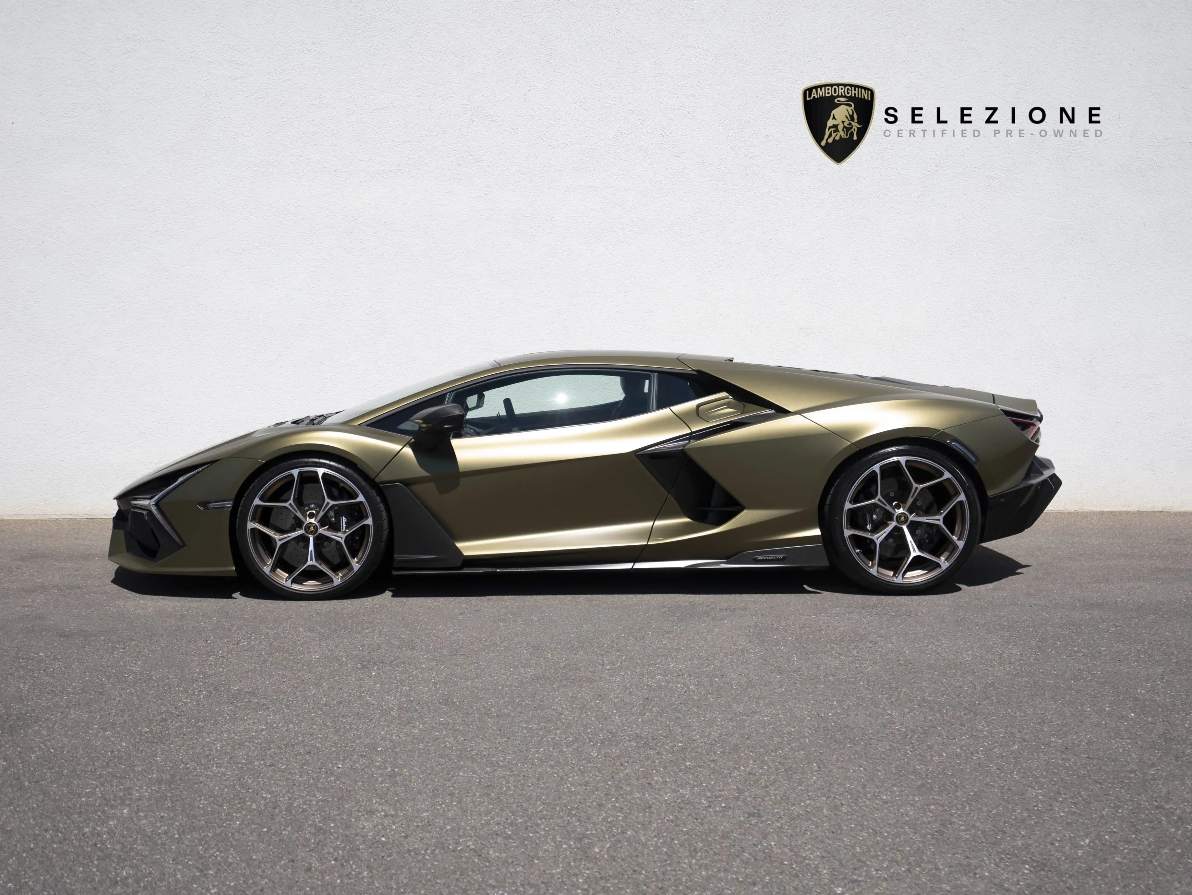 Lamborghini Revuelto V12| Matt Carbon Paket | Sonus Faber | Bronze Whee — photo 5
