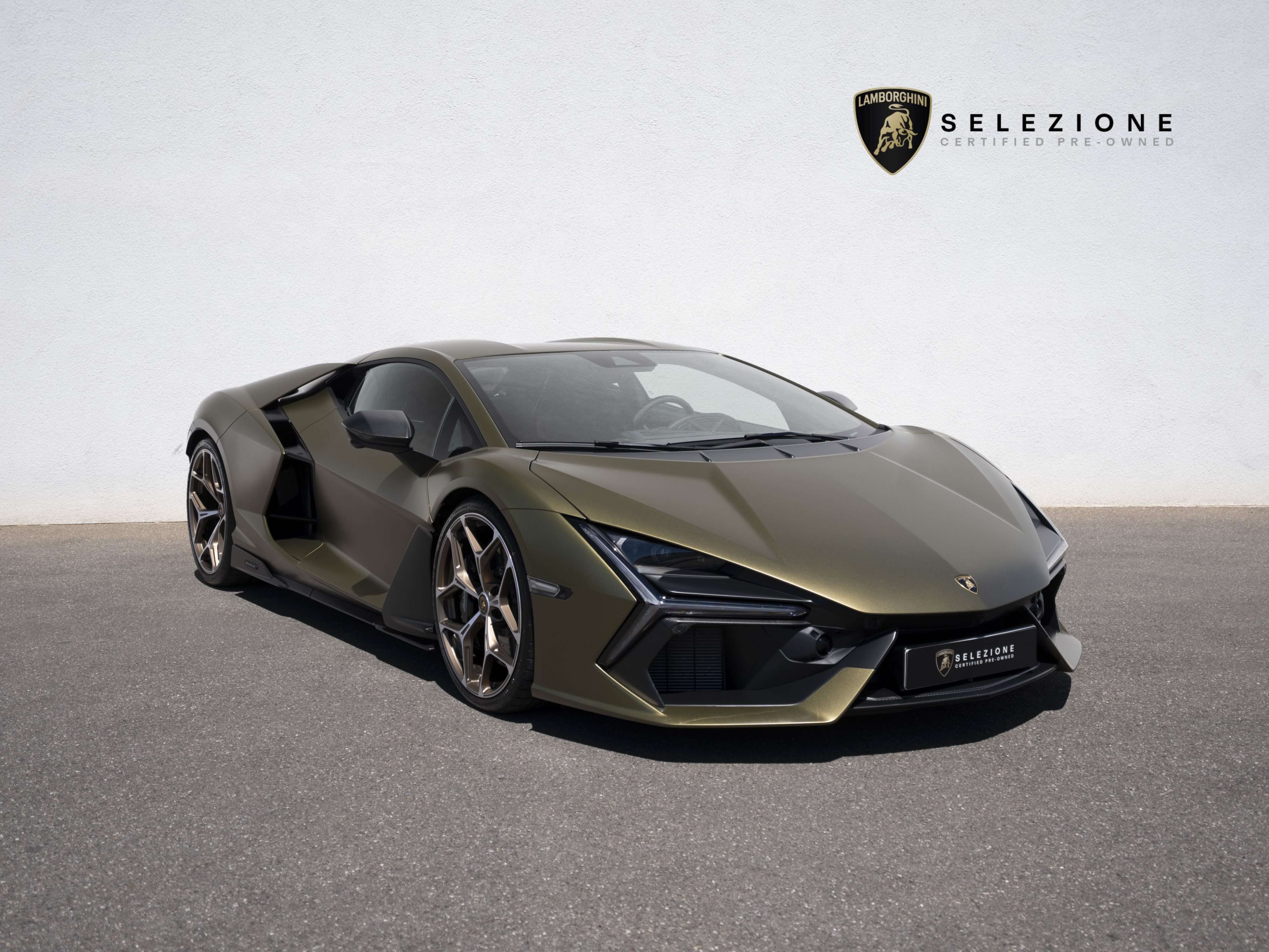 Lamborghini Revuelto