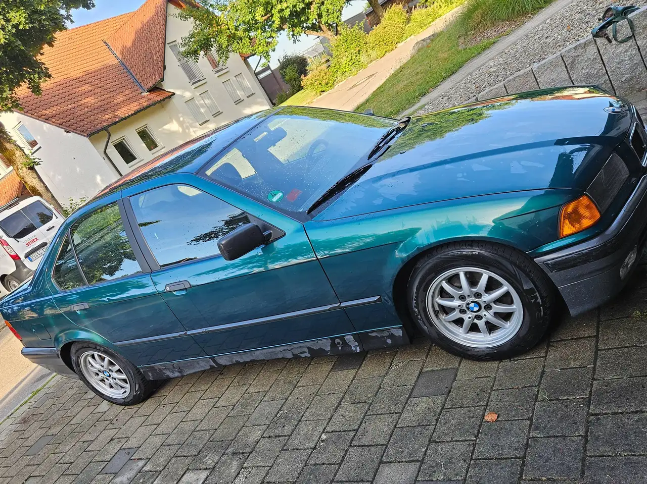 BMW 318i, foto 2
