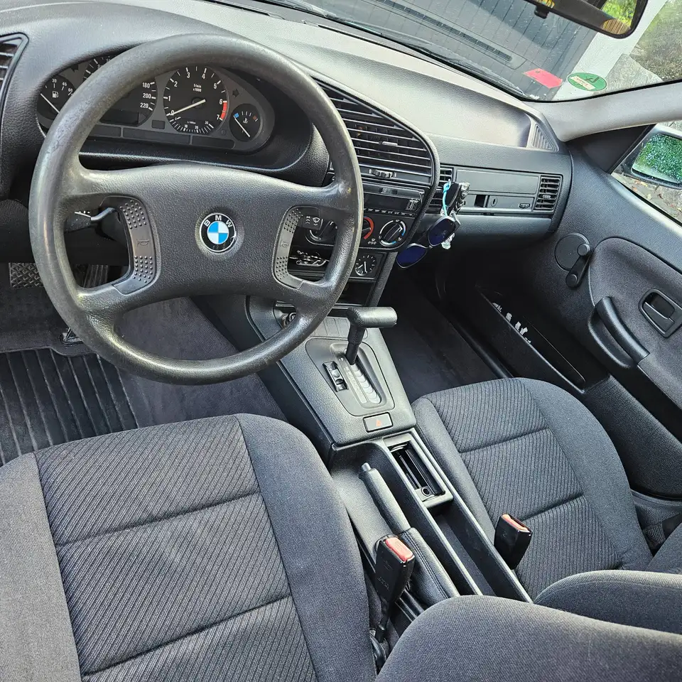 BMW 318i, foto 7