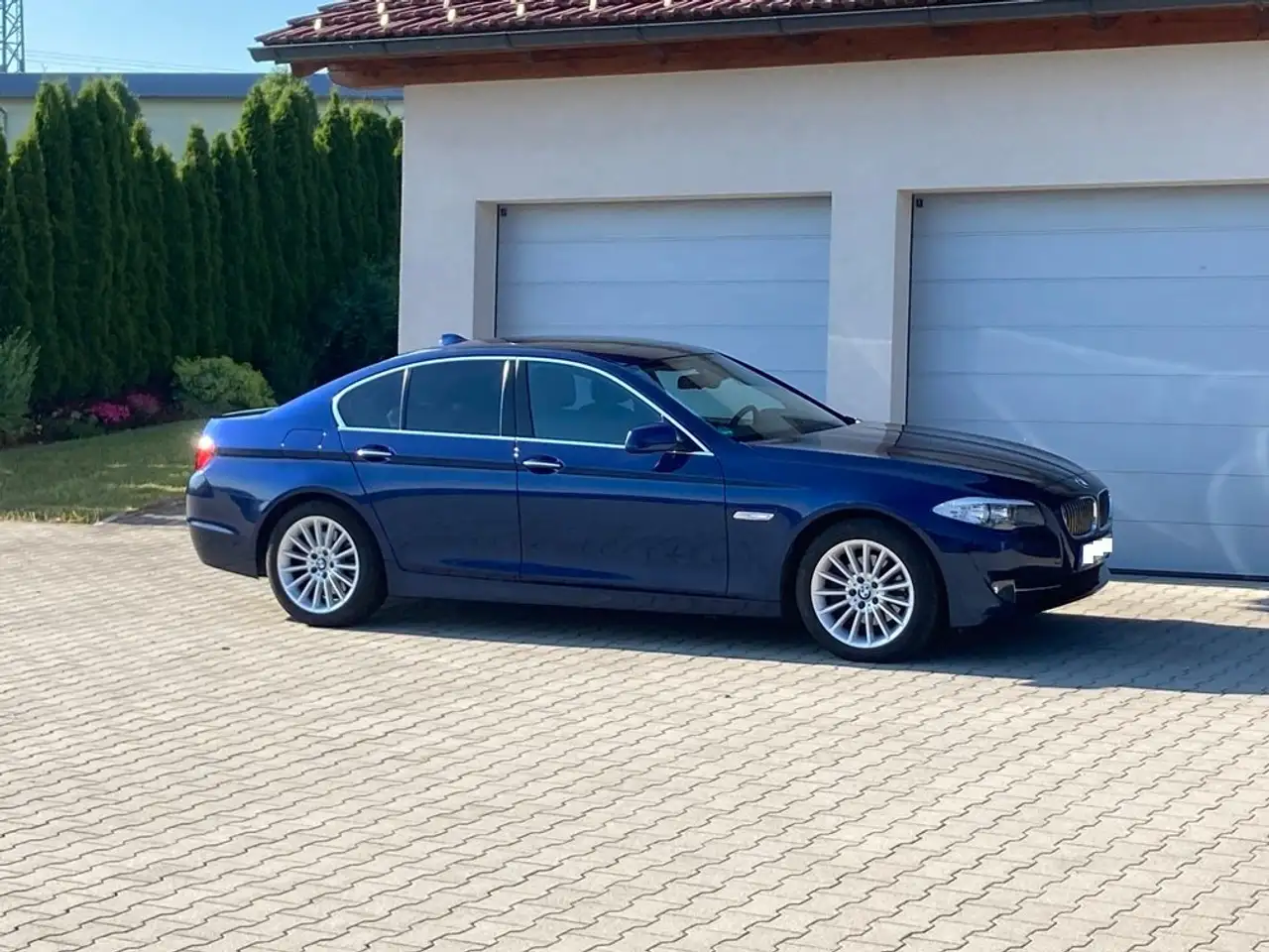 BMW 523