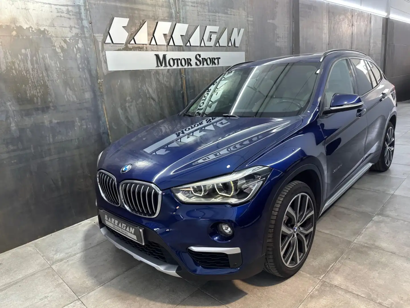 BMW X1 xDrive 20dA Azul - 2