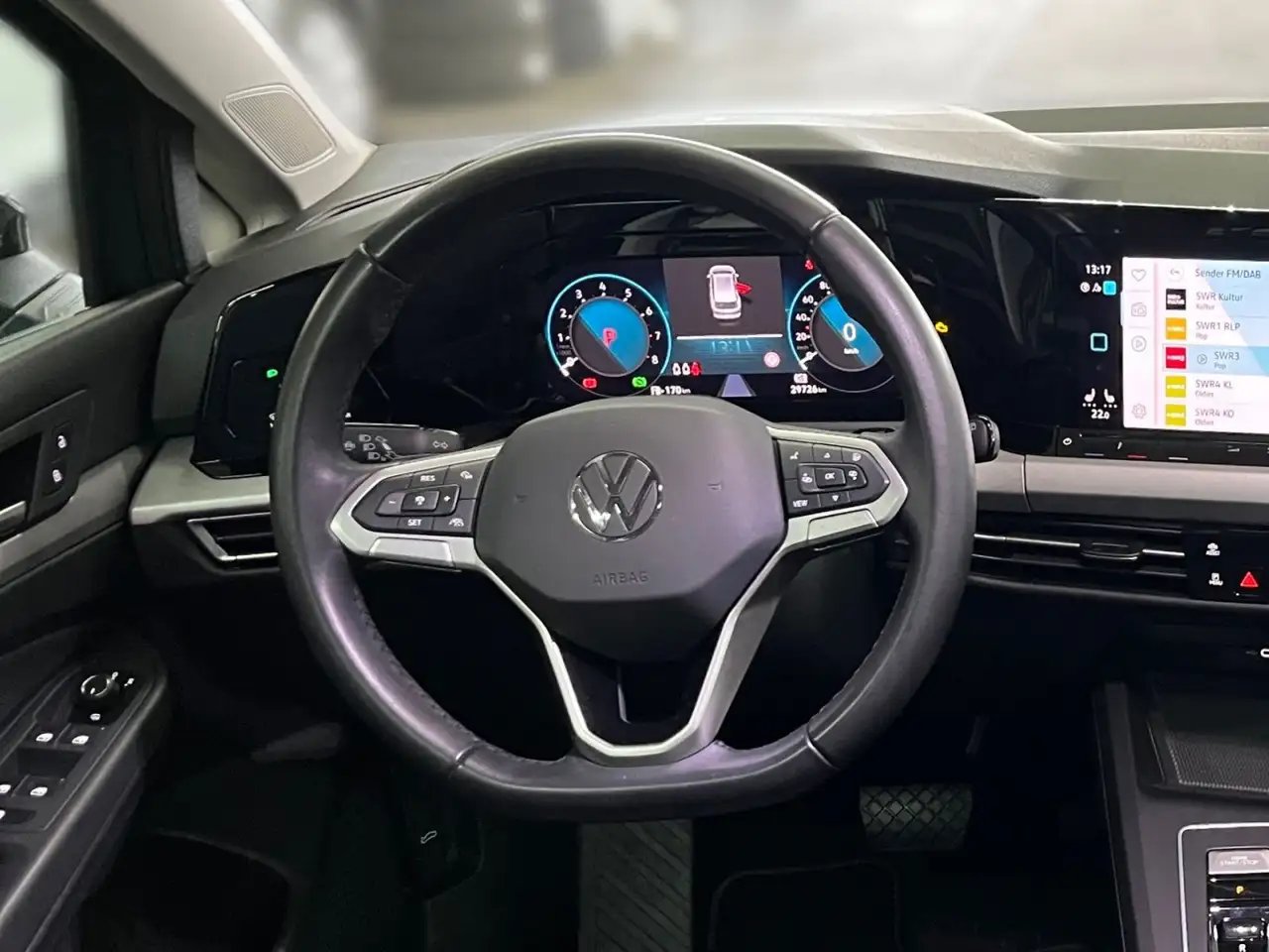 Volkswagen Golf Variant Golf VIII Variant Life eTSI Navi BusiPaket AHK P 10