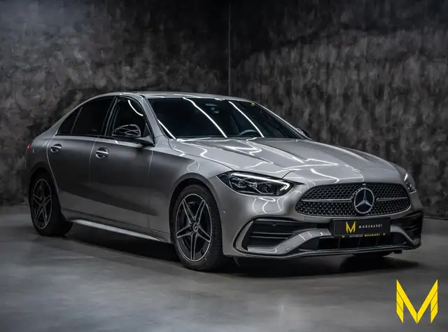 Mercedes-Benz C-Class view 3