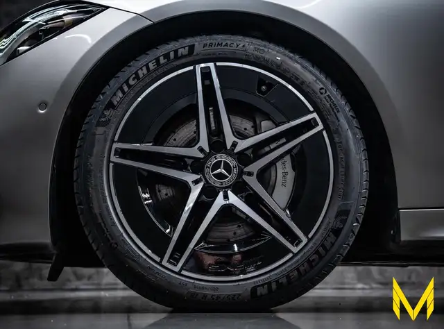 Mercedes-Benz C-Class view 9