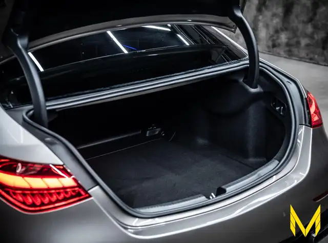 Mercedes-Benz C-Class view 8